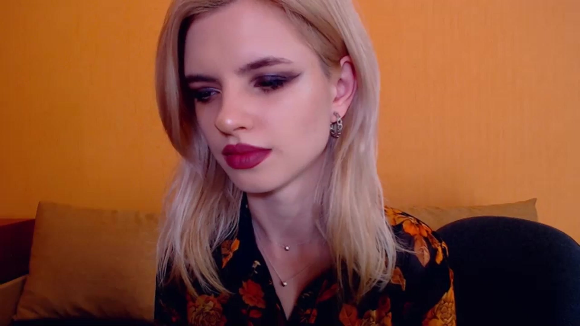 Gallery image thumbnail from Erineys's myfreecams stream on, 12/10/2023, 15:19 image 19 of 20