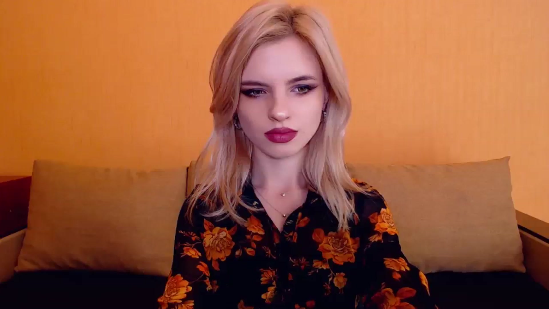 Gallery image thumbnail from Erineys's myfreecams stream on, 12/10/2023, 15:19 image 4 of 20