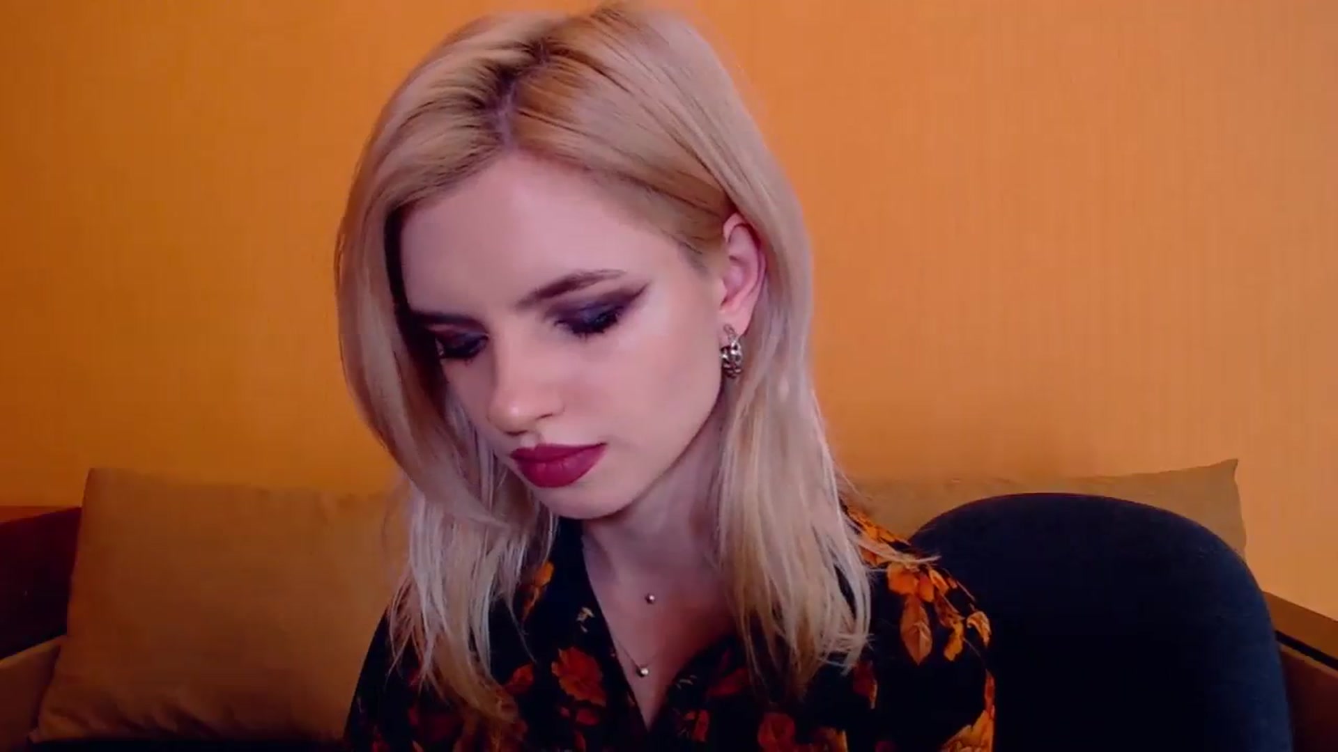Gallery image thumbnail from Erineys's myfreecams stream on, 12/10/2023, 15:19 image 18 of 20