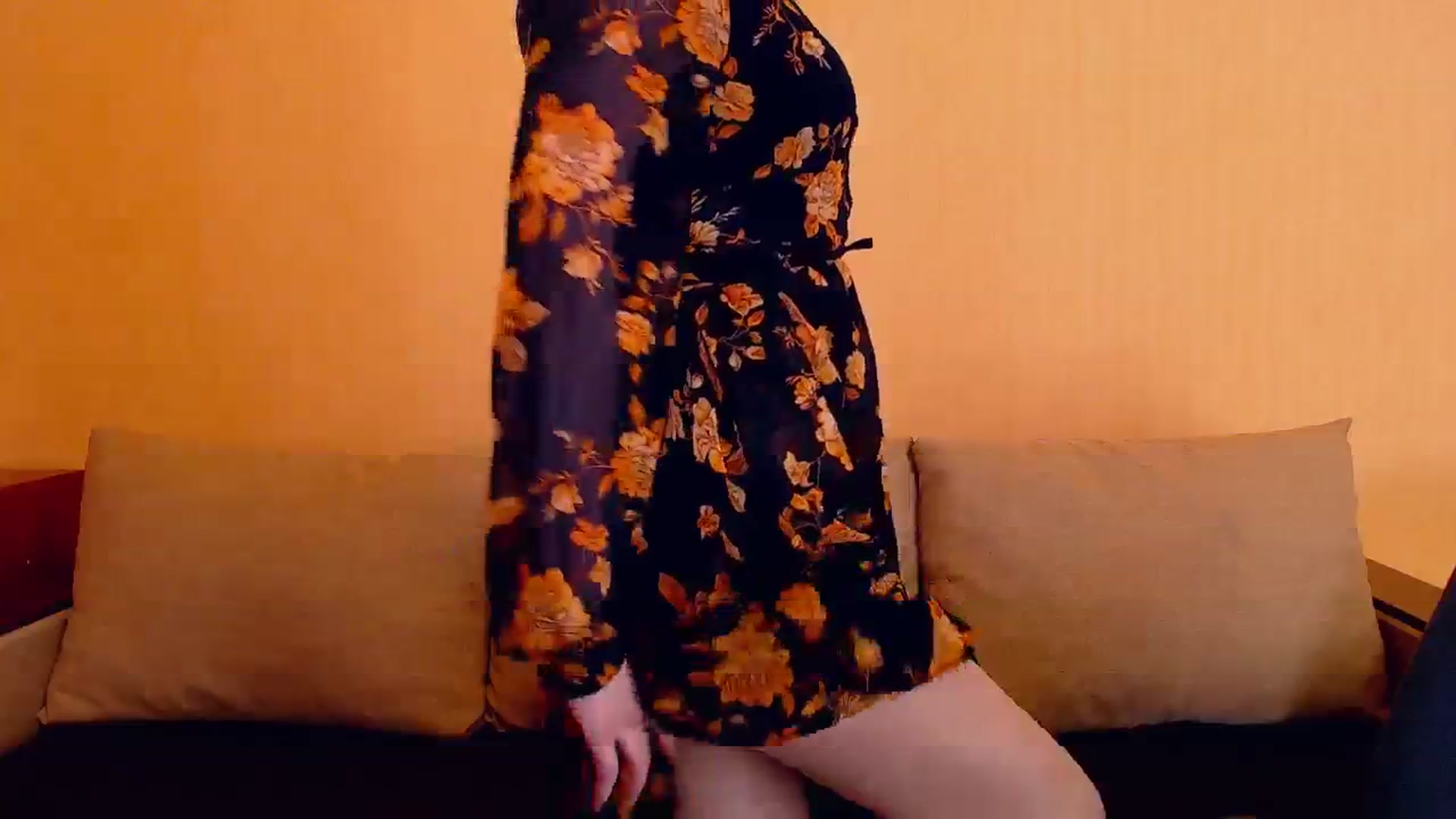 Gallery image thumbnail from Erineys's myfreecams stream on, 12/10/2023, 15:19 image 6 of 20