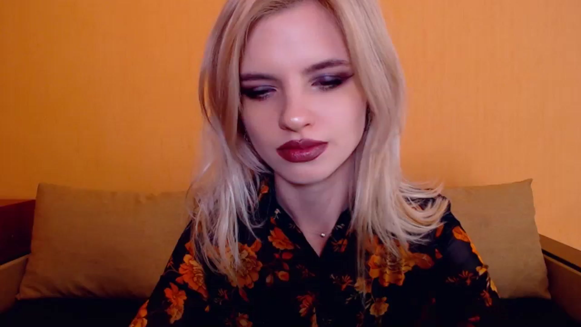 Gallery image thumbnail from Erineys's myfreecams stream on, 12/10/2023, 17:06 image 8 of 20