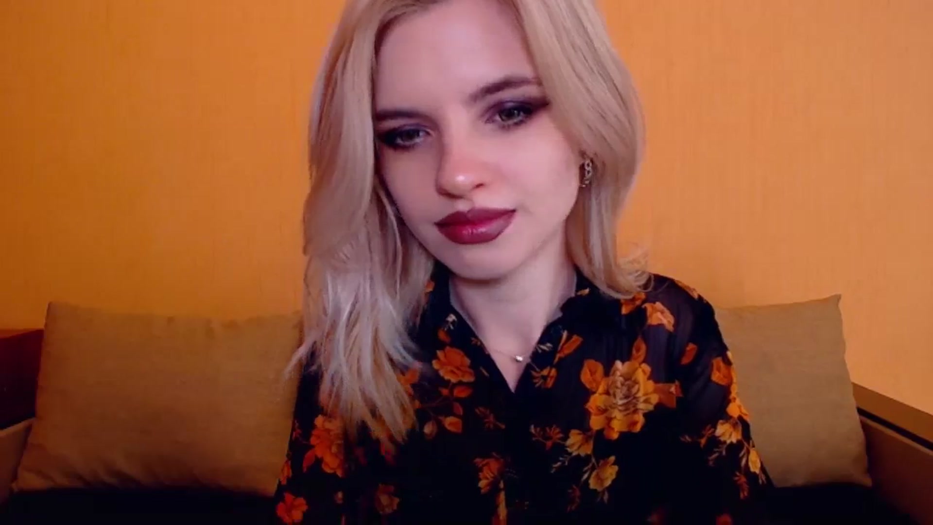 Gallery image thumbnail from Erineys's myfreecams stream on, 12/10/2023, 17:06 image 4 of 20