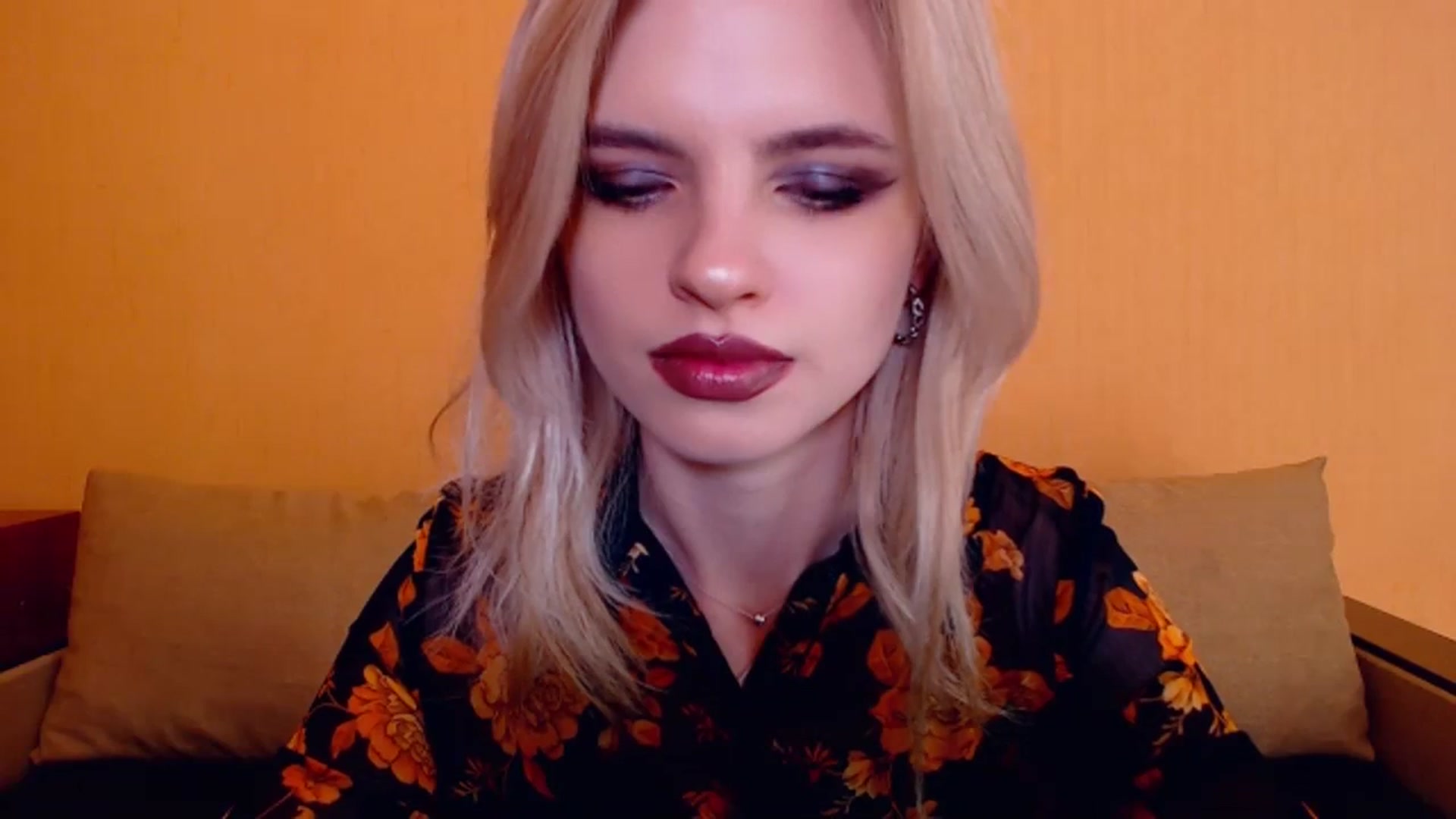 Gallery image thumbnail from Erineys's myfreecams stream on, 12/10/2023, 17:06 image 6 of 20