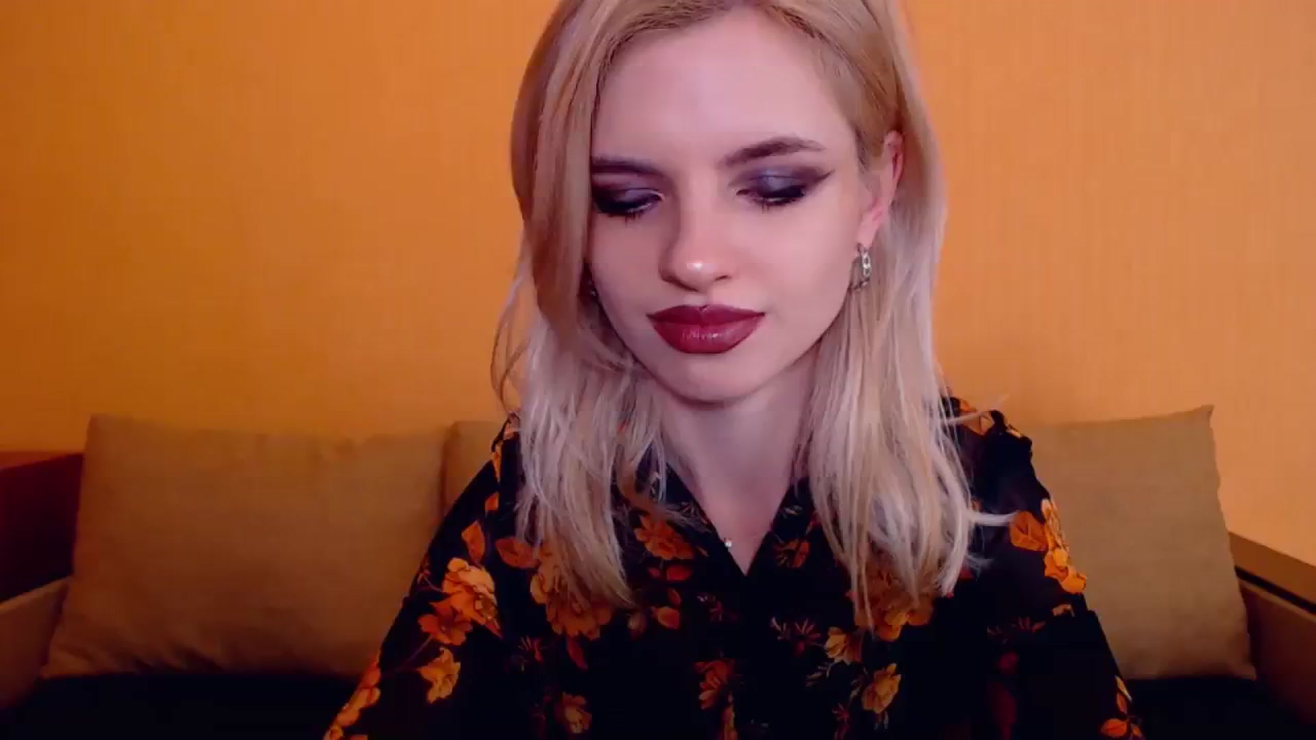Gallery image thumbnail from Erineys's myfreecams stream on, 12/10/2023, 17:06 image 18 of 20