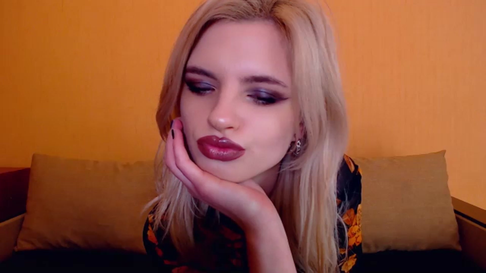 Gallery image thumbnail from Erineys's myfreecams stream on, 12/10/2023, 17:06 image 14 of 20