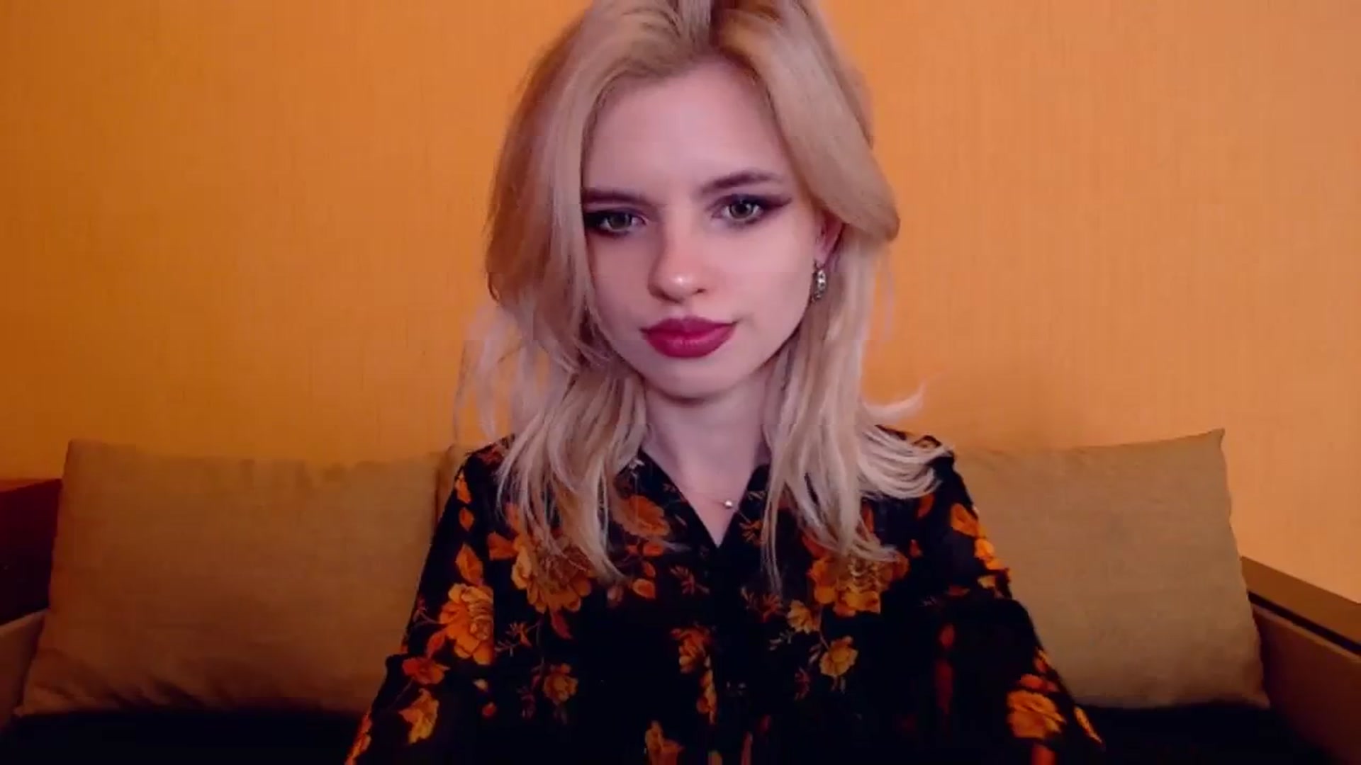 Gallery image thumbnail from Erineys's myfreecams stream on, 12/10/2023, 17:06 image 3 of 20