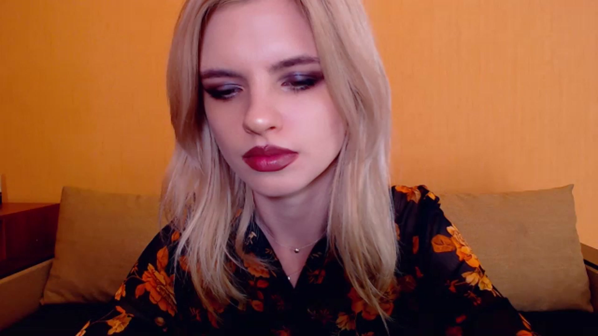 Gallery image thumbnail from Erineys's myfreecams stream on, 12/10/2023, 18:01 image 5 of 20