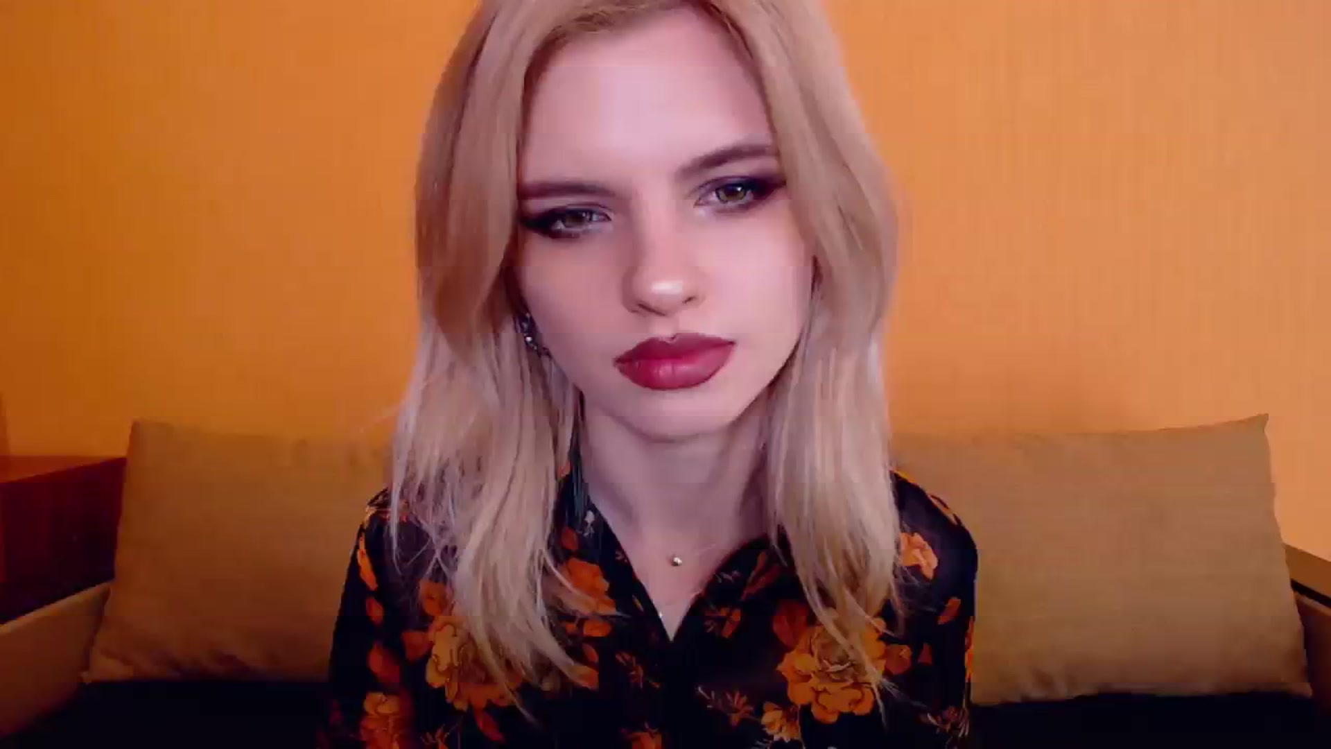 Gallery image thumbnail from Erineys's myfreecams stream on, 12/10/2023, 18:01 image 1 of 20