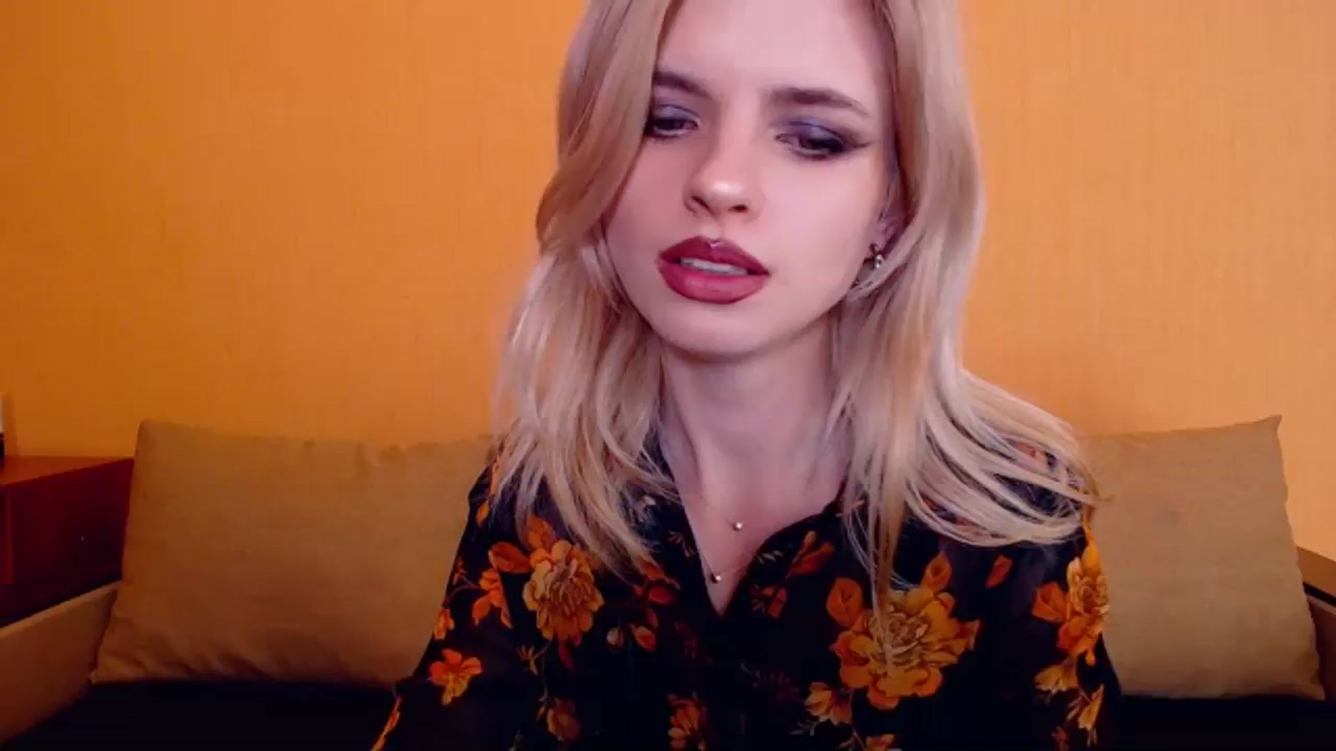 Gallery image thumbnail from Erineys's myfreecams stream on, 12/10/2023, 18:01 image 14 of 20
