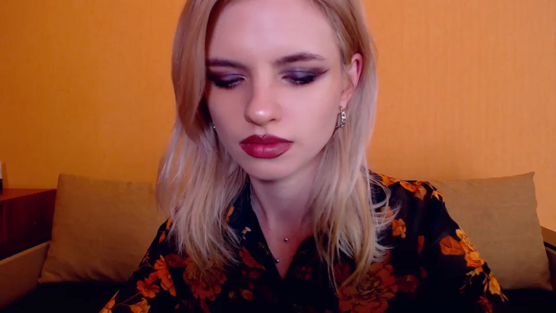Gallery image thumbnail from Erineys's myfreecams stream on, 12/10/2023, 18:01 image 9 of 20