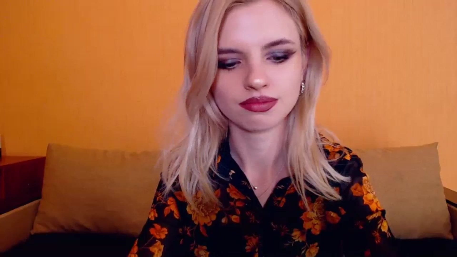 Gallery image thumbnail from Erineys's myfreecams stream on, 12/10/2023, 18:01 image 15 of 20