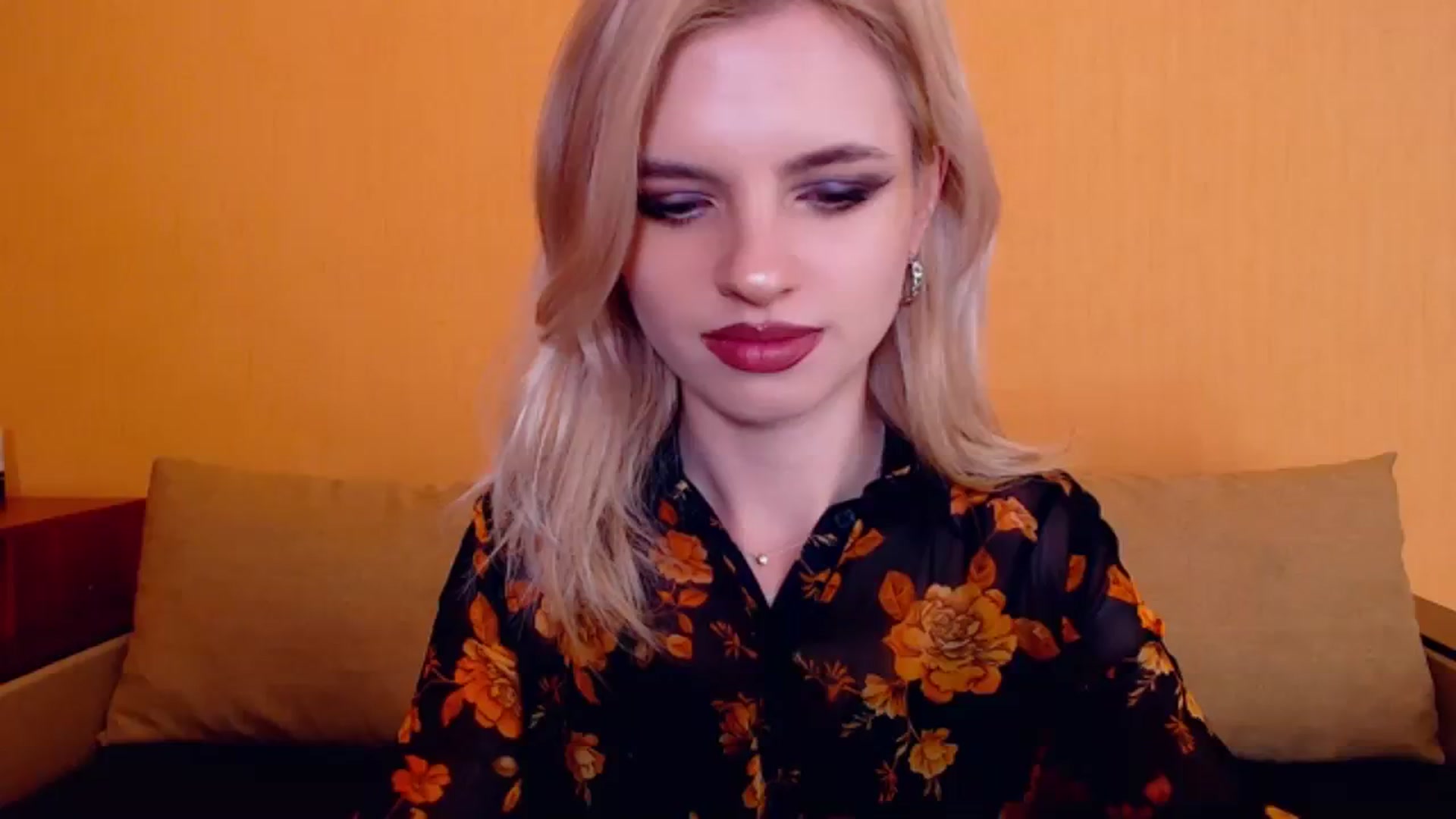 Gallery image thumbnail from Erineys's myfreecams stream on, 12/10/2023, 18:01 image 16 of 20