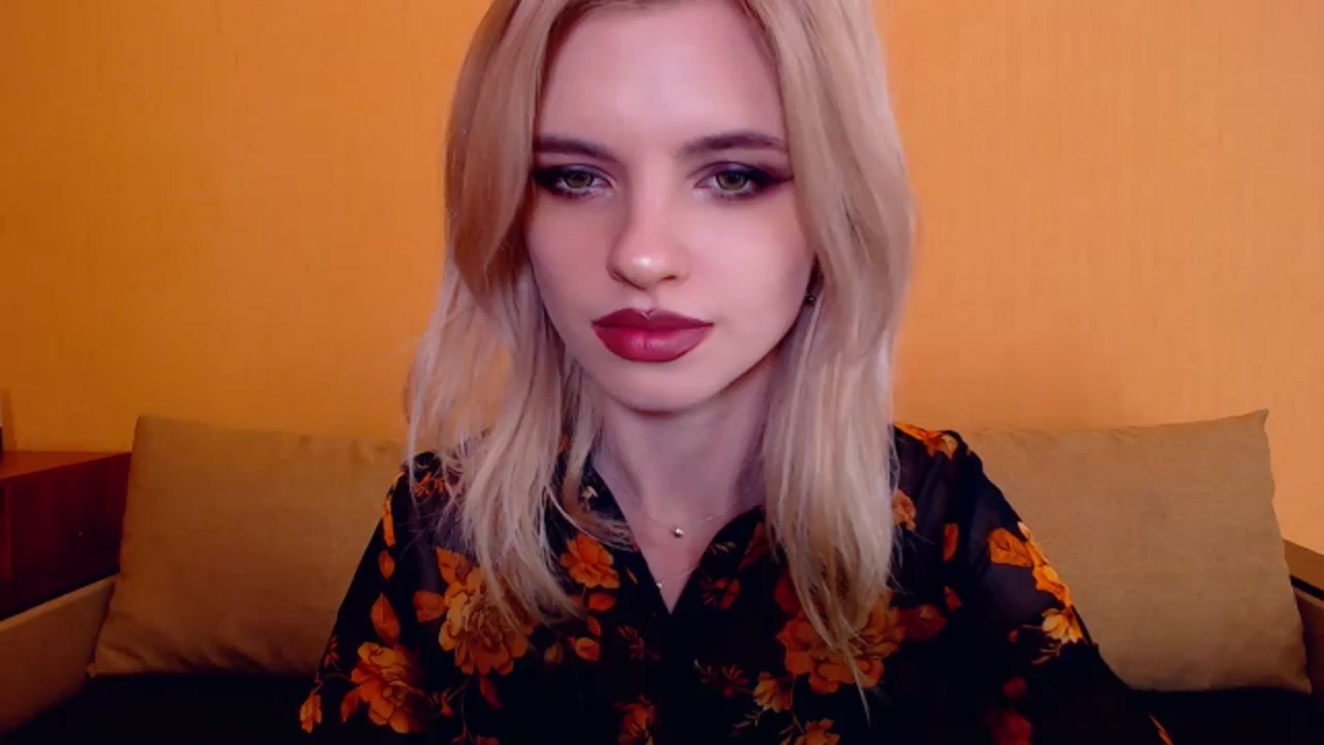 Gallery image thumbnail from Erineys's myfreecams stream on, 12/10/2023, 18:01 image 3 of 20