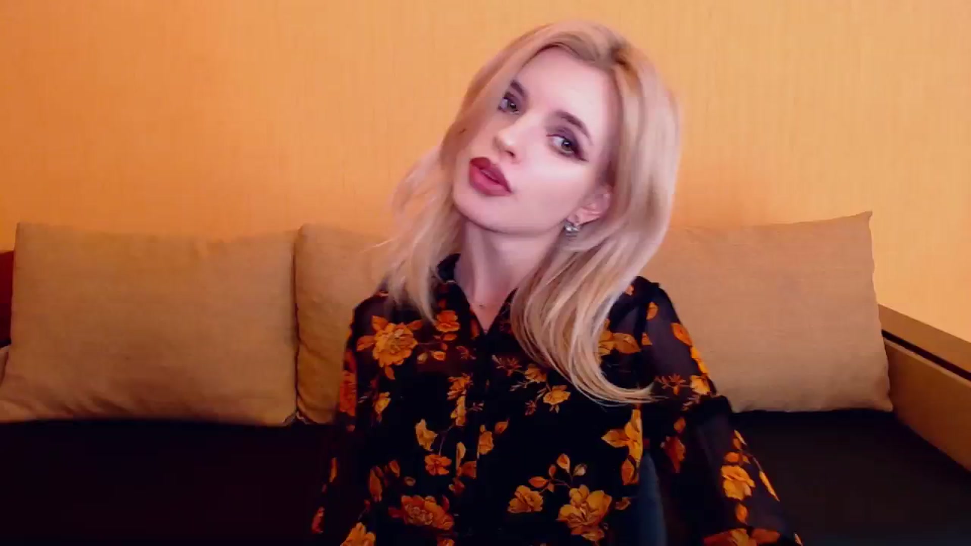 Gallery image thumbnail from Erineys's myfreecams stream on, 12/10/2023, 18:01 image 18 of 20