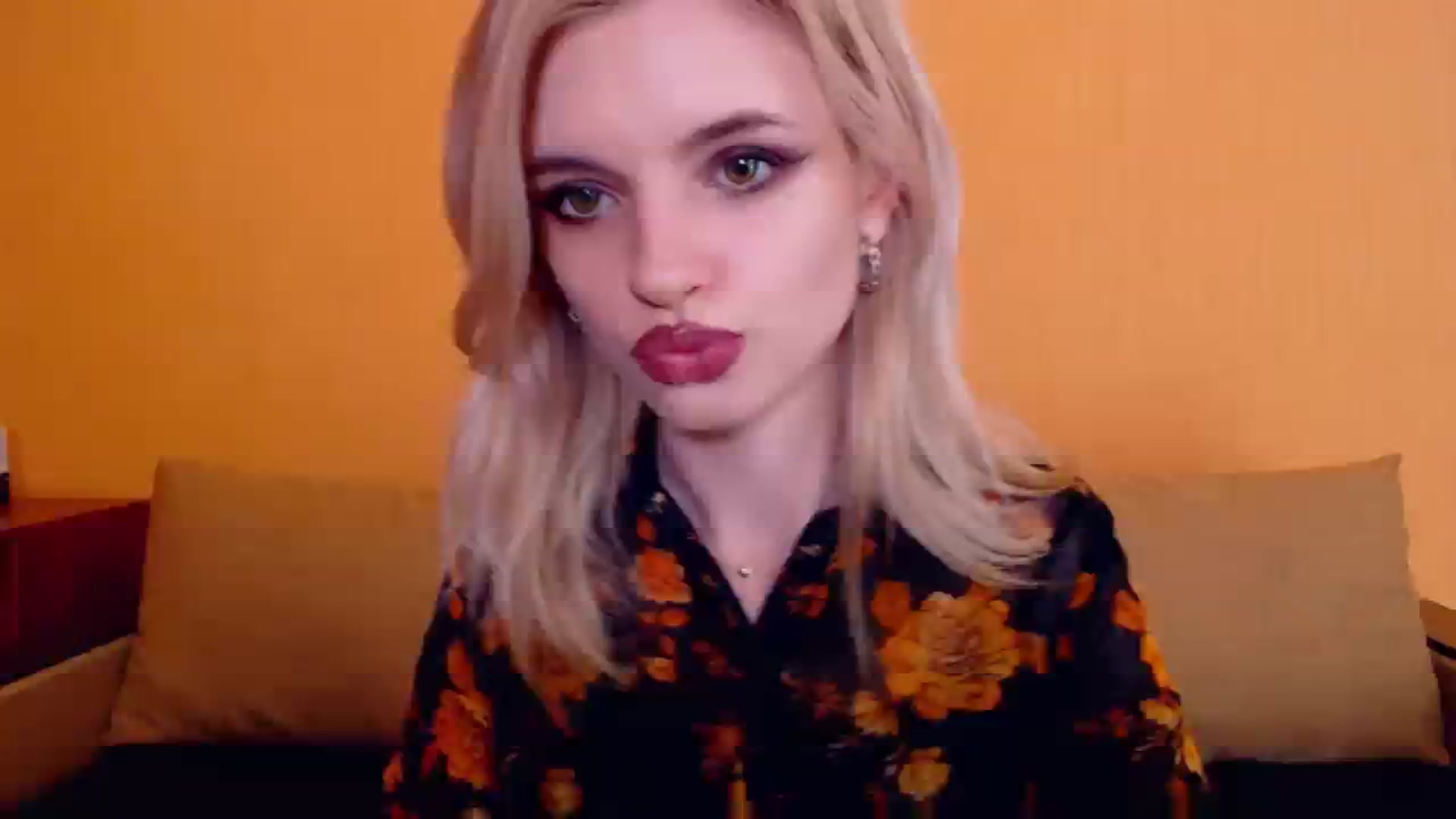 Gallery image thumbnail from Erineys's myfreecams stream on, 12/10/2023, 18:01 image 17 of 20