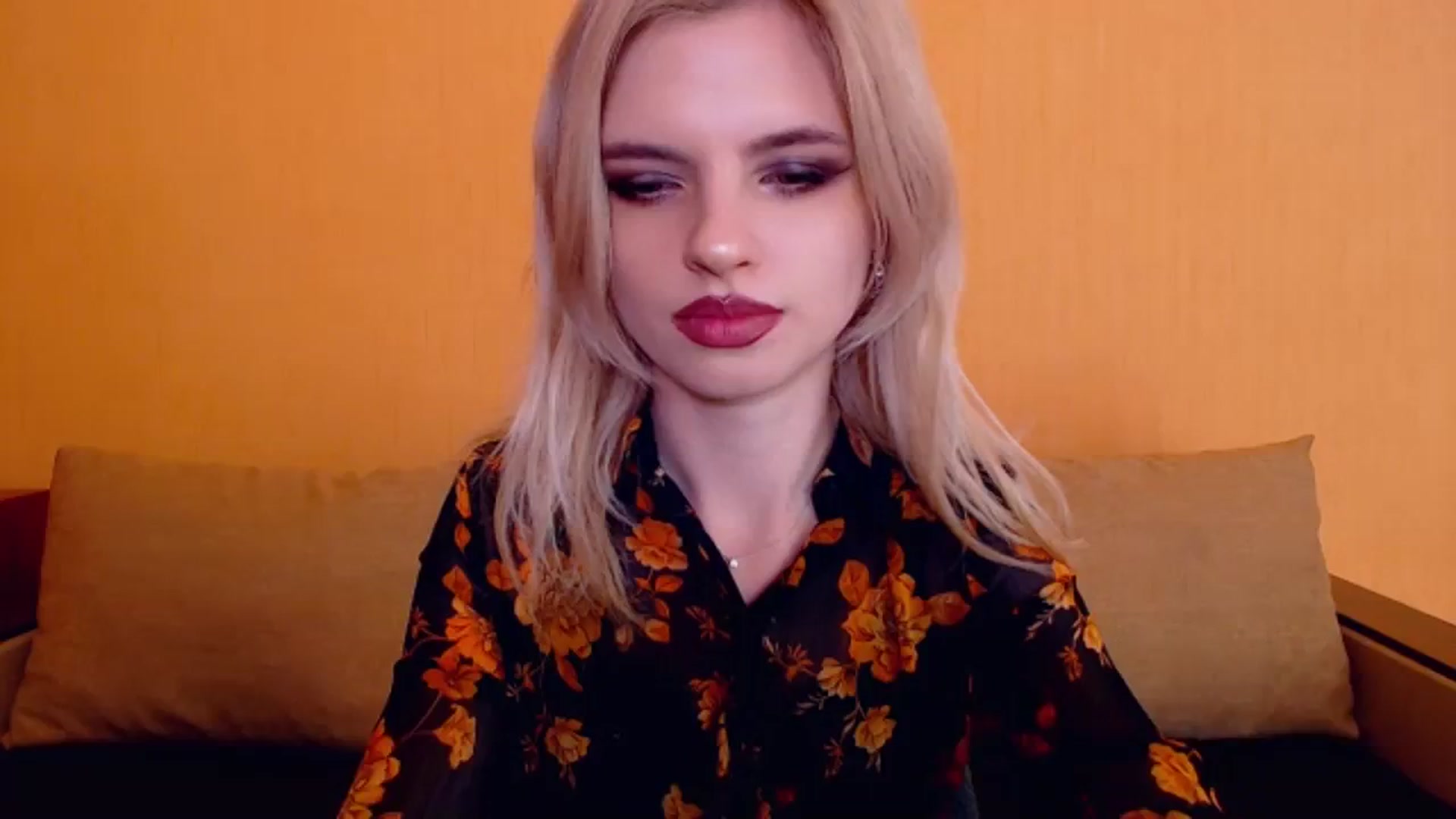Gallery image thumbnail from Erineys's myfreecams stream on, 12/10/2023, 18:21 image 8 of 20