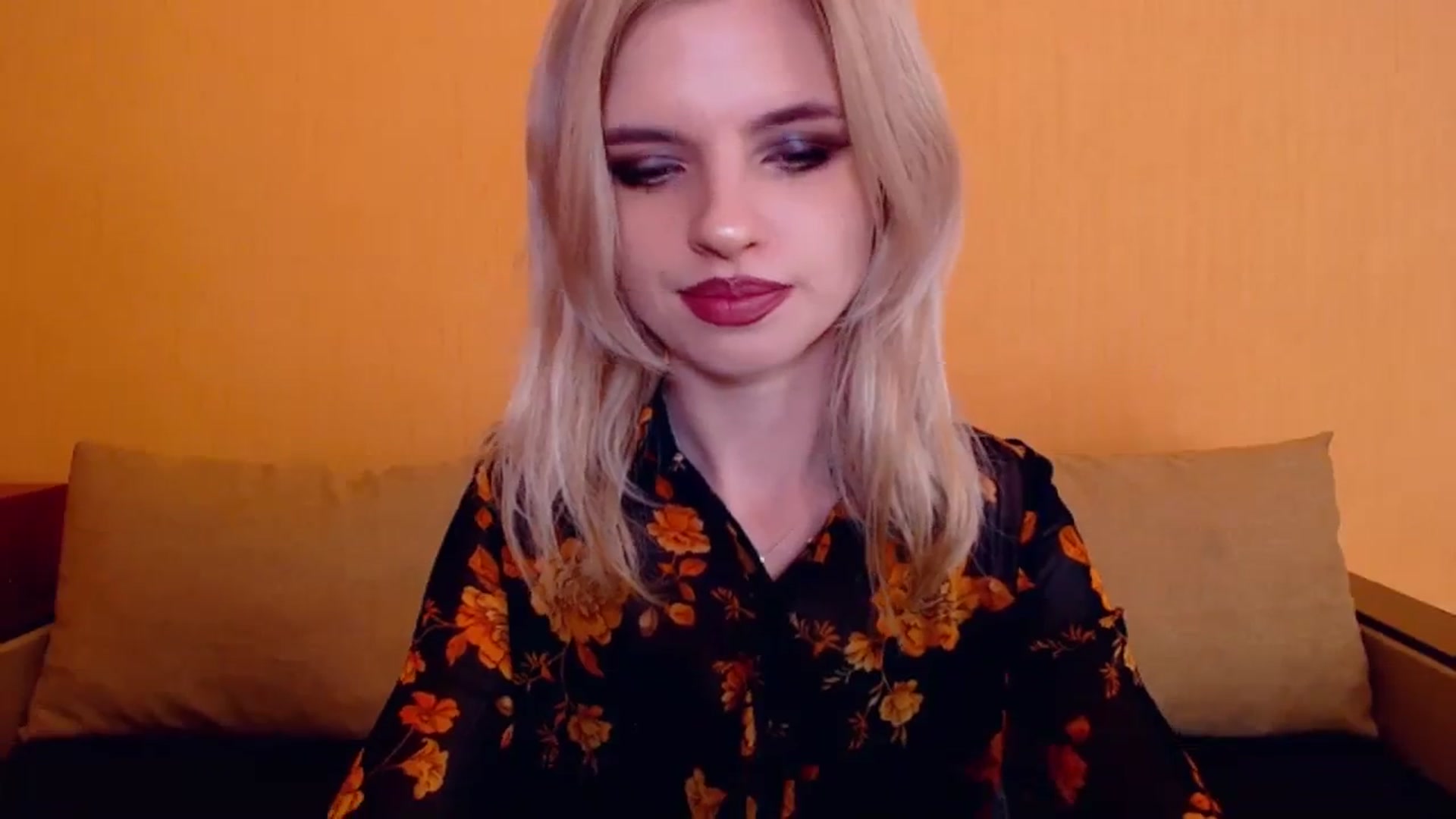 Gallery image thumbnail from Erineys's myfreecams stream on, 12/10/2023, 18:21 image 15 of 20