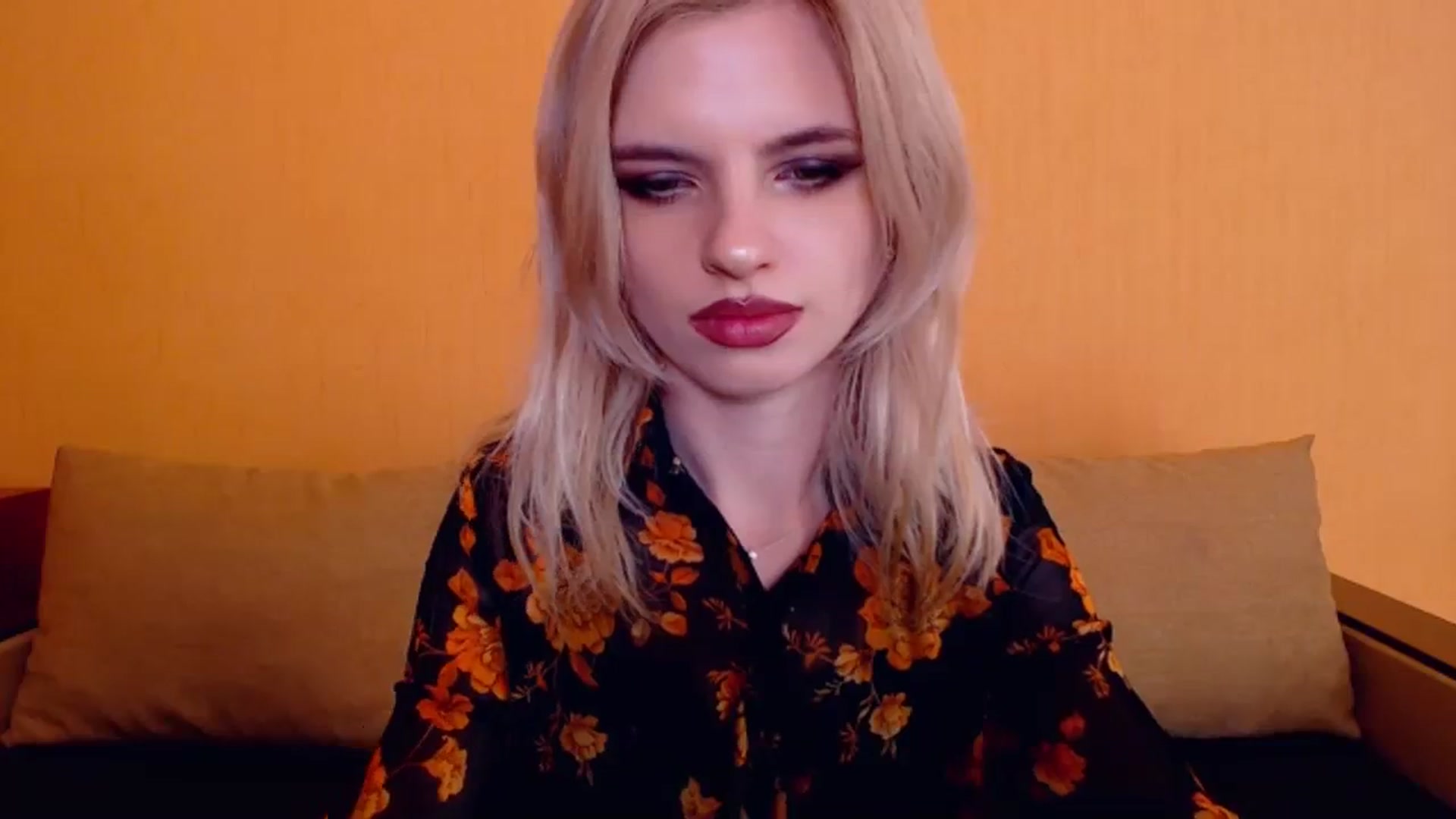Gallery image thumbnail from Erineys's myfreecams stream on, 12/10/2023, 18:21 image 10 of 20