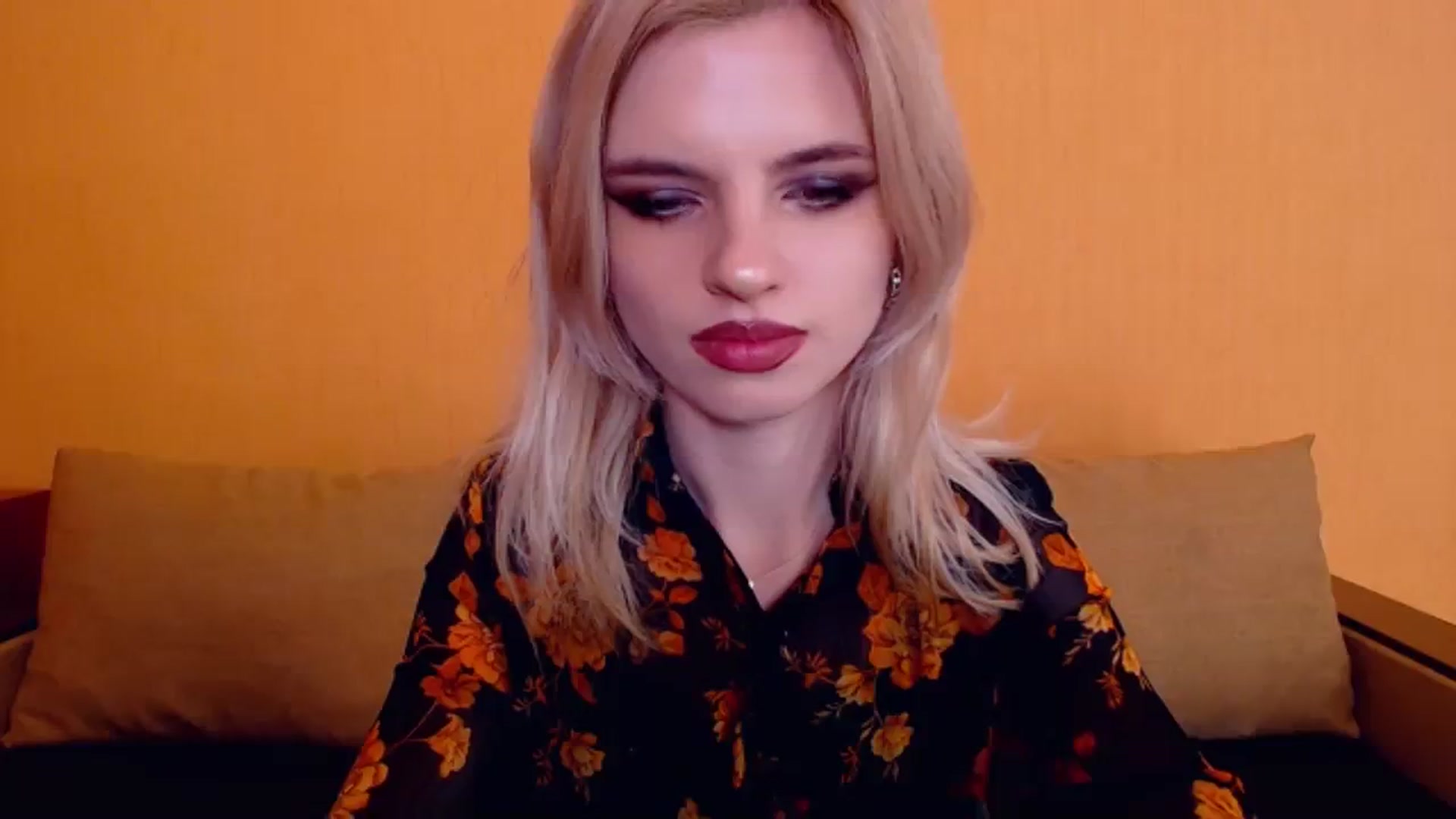 Gallery image thumbnail from Erineys's myfreecams stream on, 12/10/2023, 18:21 image 7 of 20