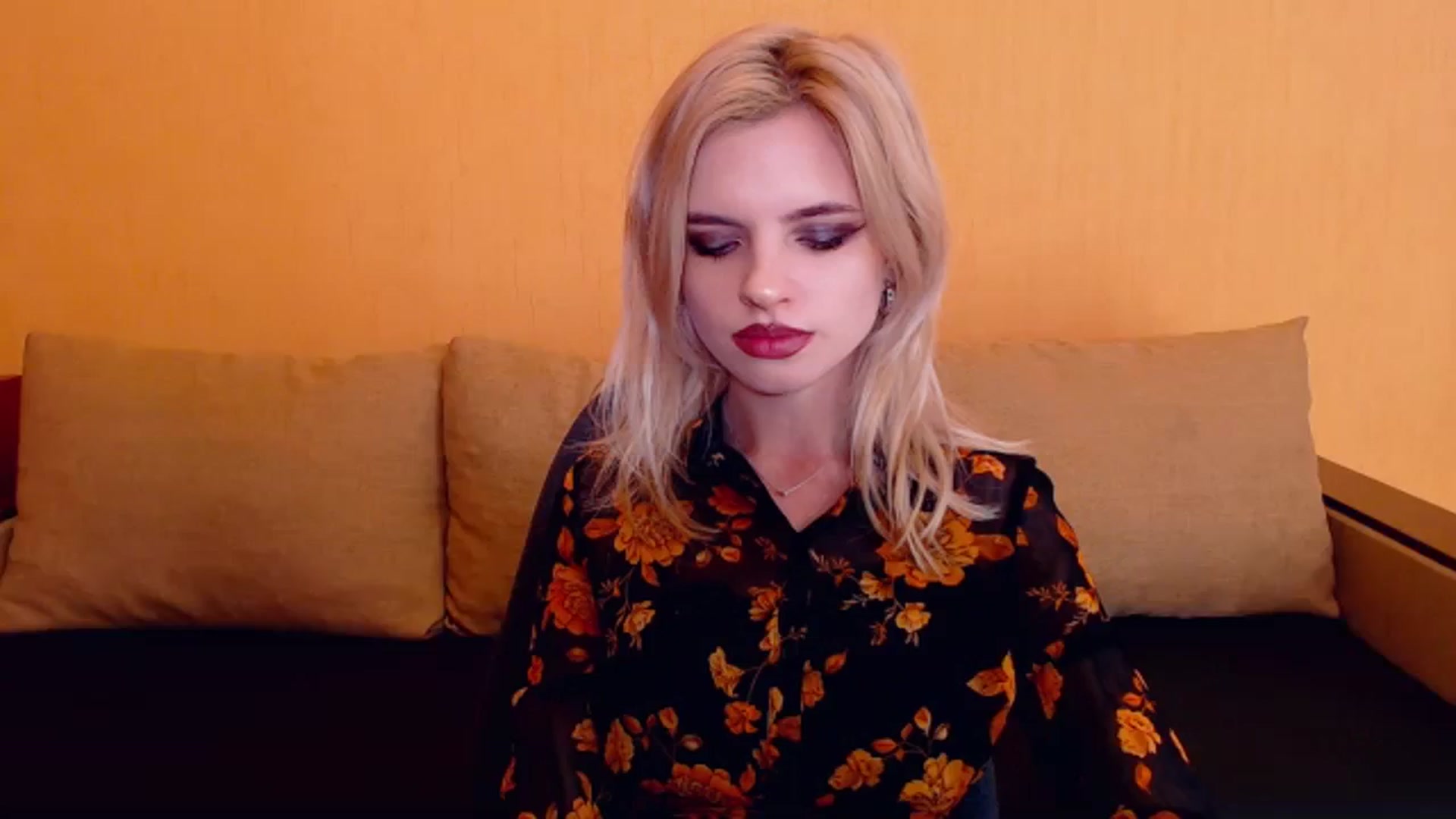 Gallery image thumbnail from Erineys's myfreecams stream on, 12/10/2023, 18:21 image 1 of 20