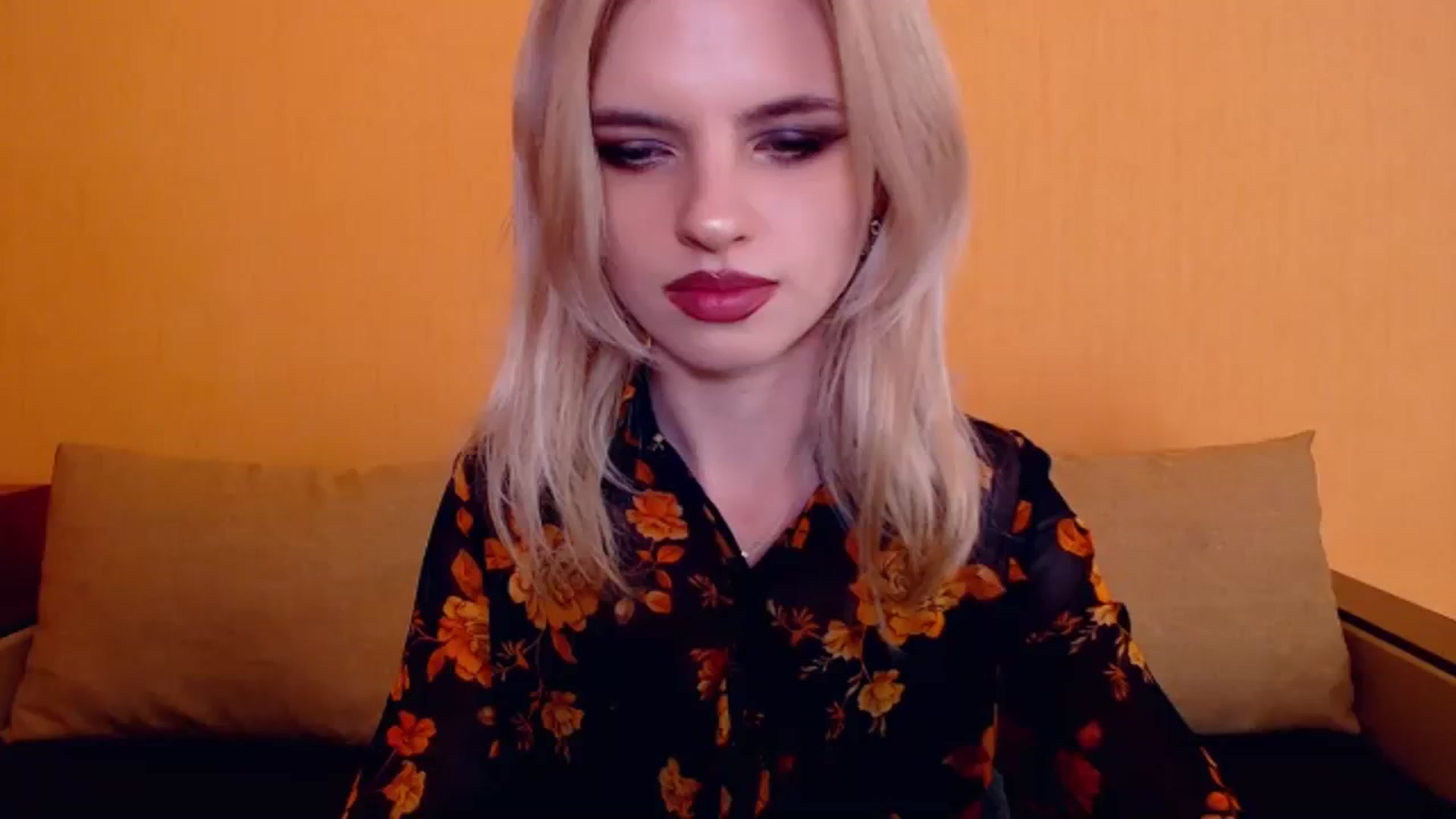 Gallery image thumbnail from Erineys's myfreecams stream on, 12/10/2023, 18:21 image 14 of 20