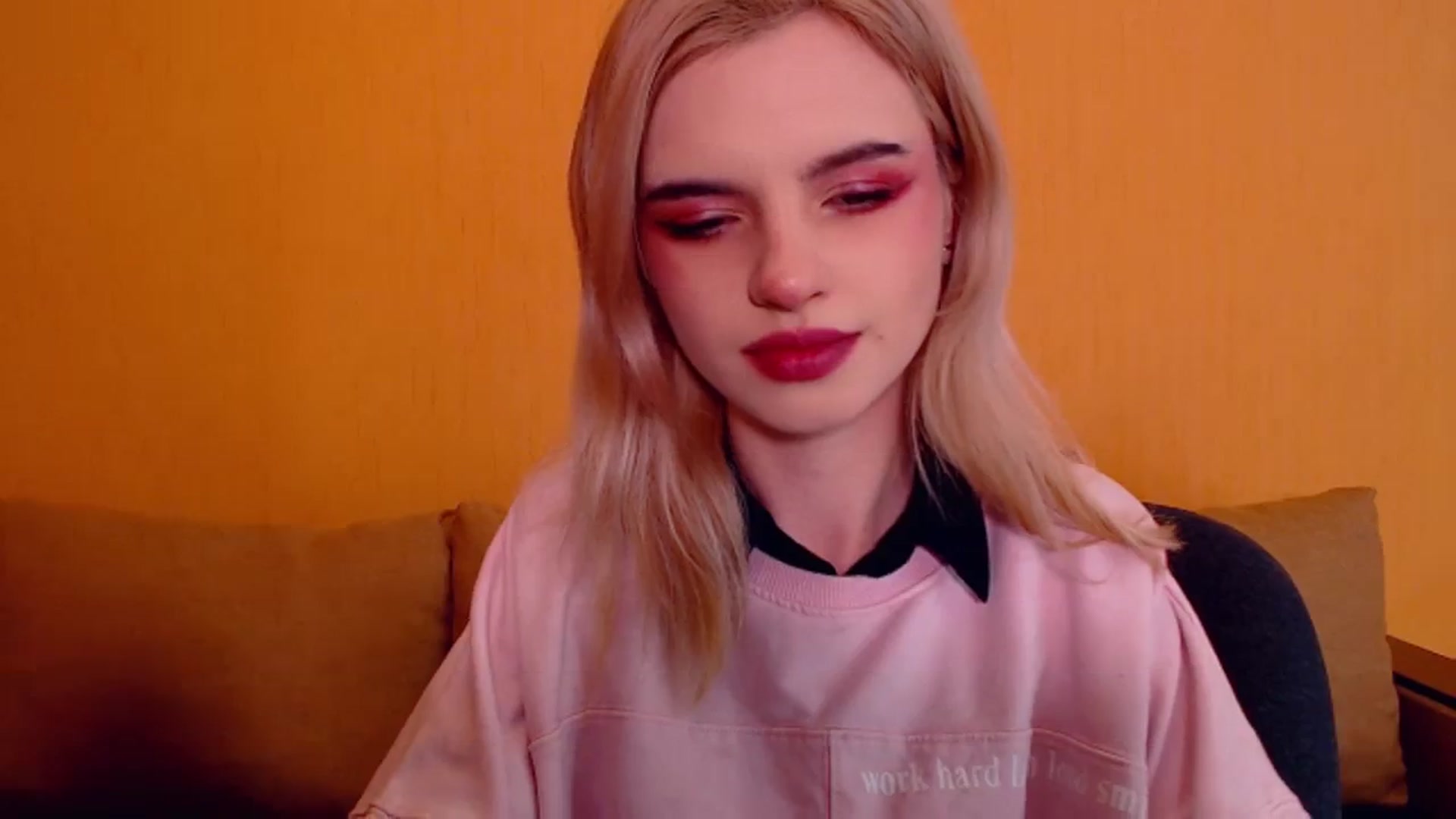 Gallery image thumbnail from Erineys's myfreecams stream on, 12/11/2023, 14:45 image 15 of 20