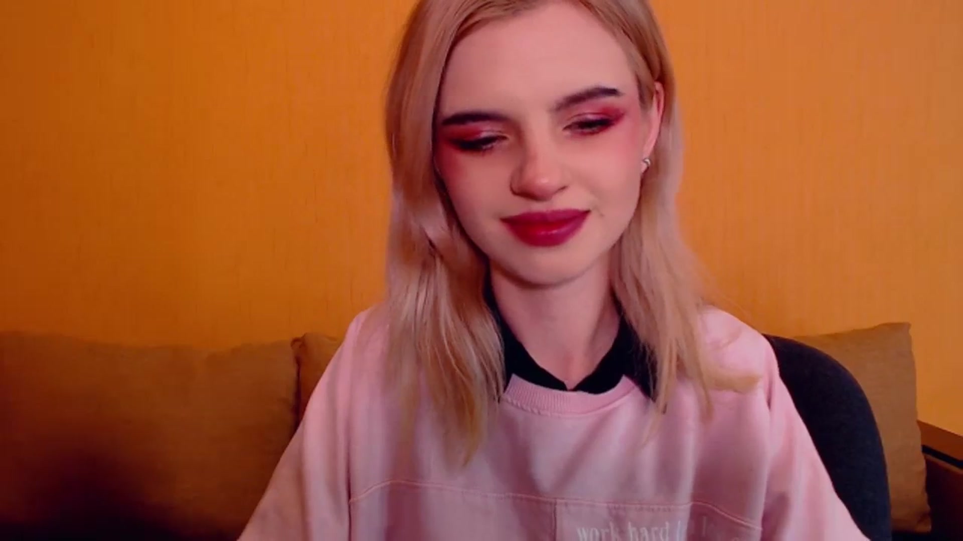 Gallery image thumbnail from Erineys's myfreecams stream on, 12/11/2023, 14:45 image 4 of 20