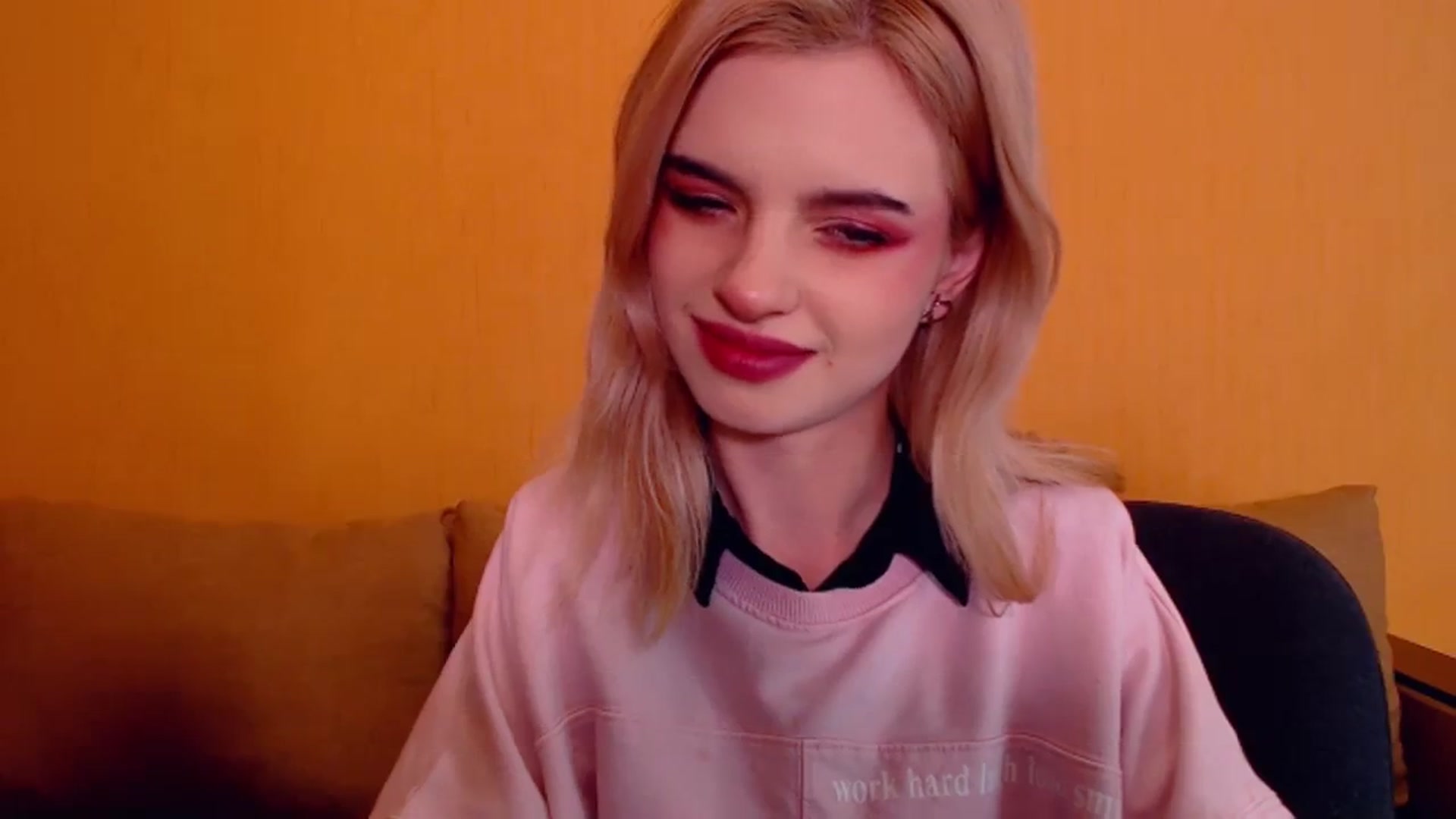Gallery image thumbnail from Erineys's myfreecams stream on, 12/11/2023, 14:45 image 8 of 20