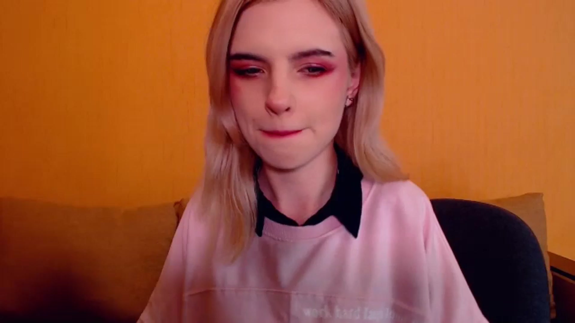 Gallery image thumbnail from Erineys's myfreecams stream on, 12/11/2023, 14:45 image 7 of 20