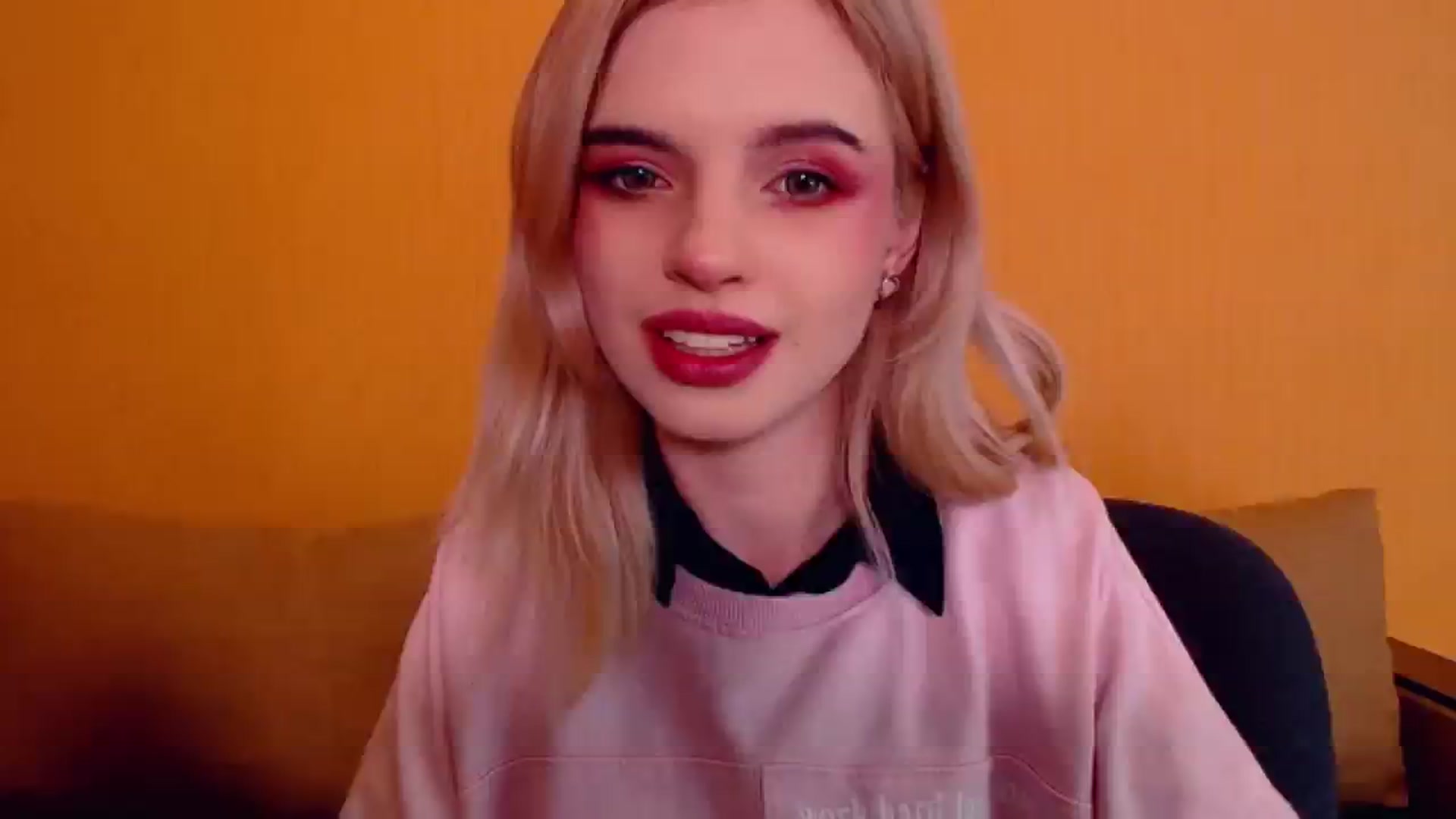 Gallery image thumbnail from Erineys's myfreecams stream on, 12/11/2023, 14:45 image 19 of 20