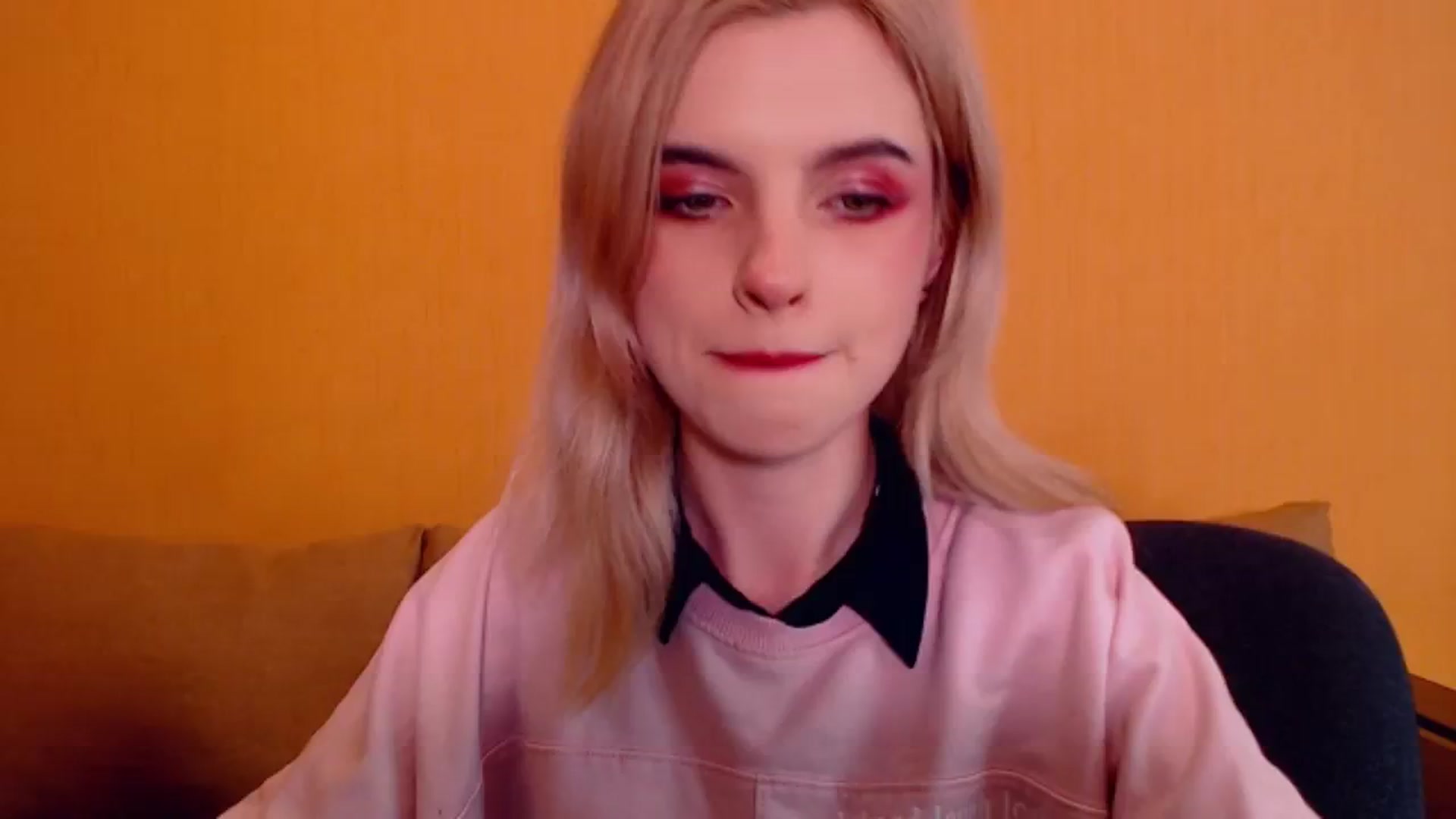 Gallery image thumbnail from Erineys's myfreecams stream on, 12/11/2023, 15:47 image 12 of 20