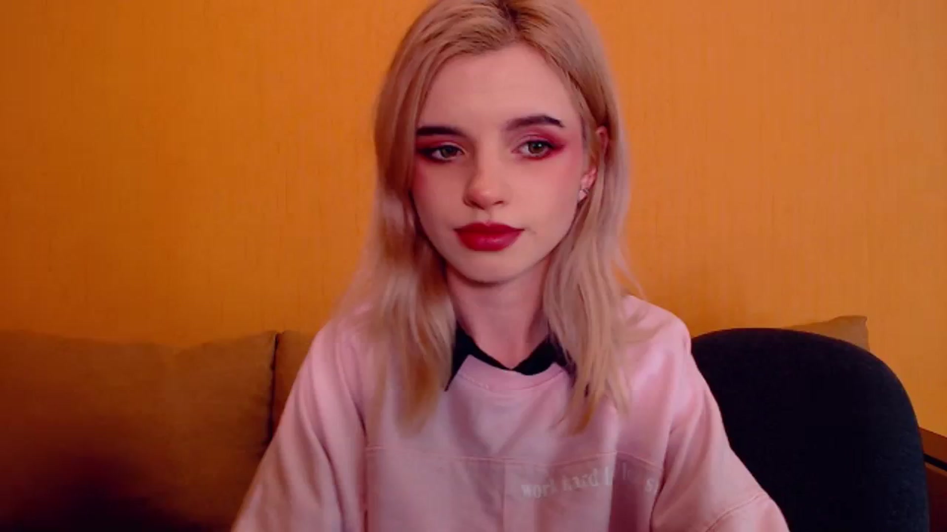Gallery image thumbnail from Erineys's myfreecams stream on, 12/11/2023, 15:47 image 9 of 20