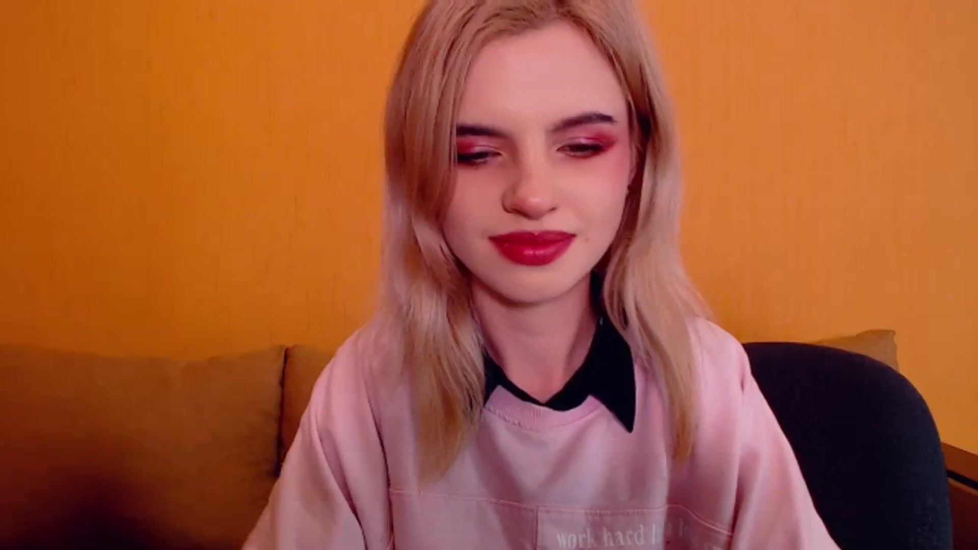 Gallery image thumbnail from Erineys's myfreecams stream on, 12/11/2023, 15:47 image 13 of 20