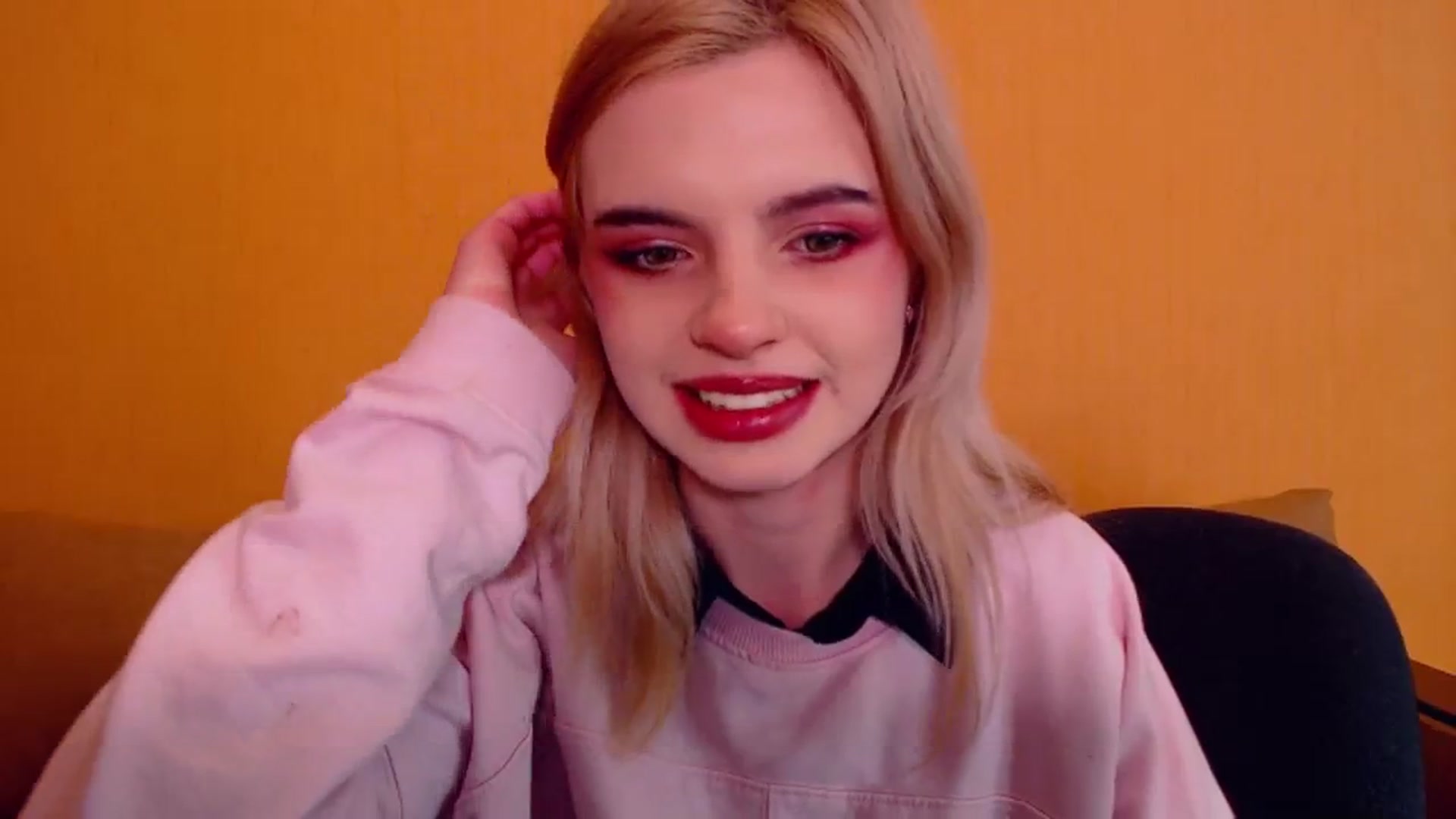 Gallery image thumbnail from Erineys's myfreecams stream on, 12/11/2023, 15:47 image 7 of 20