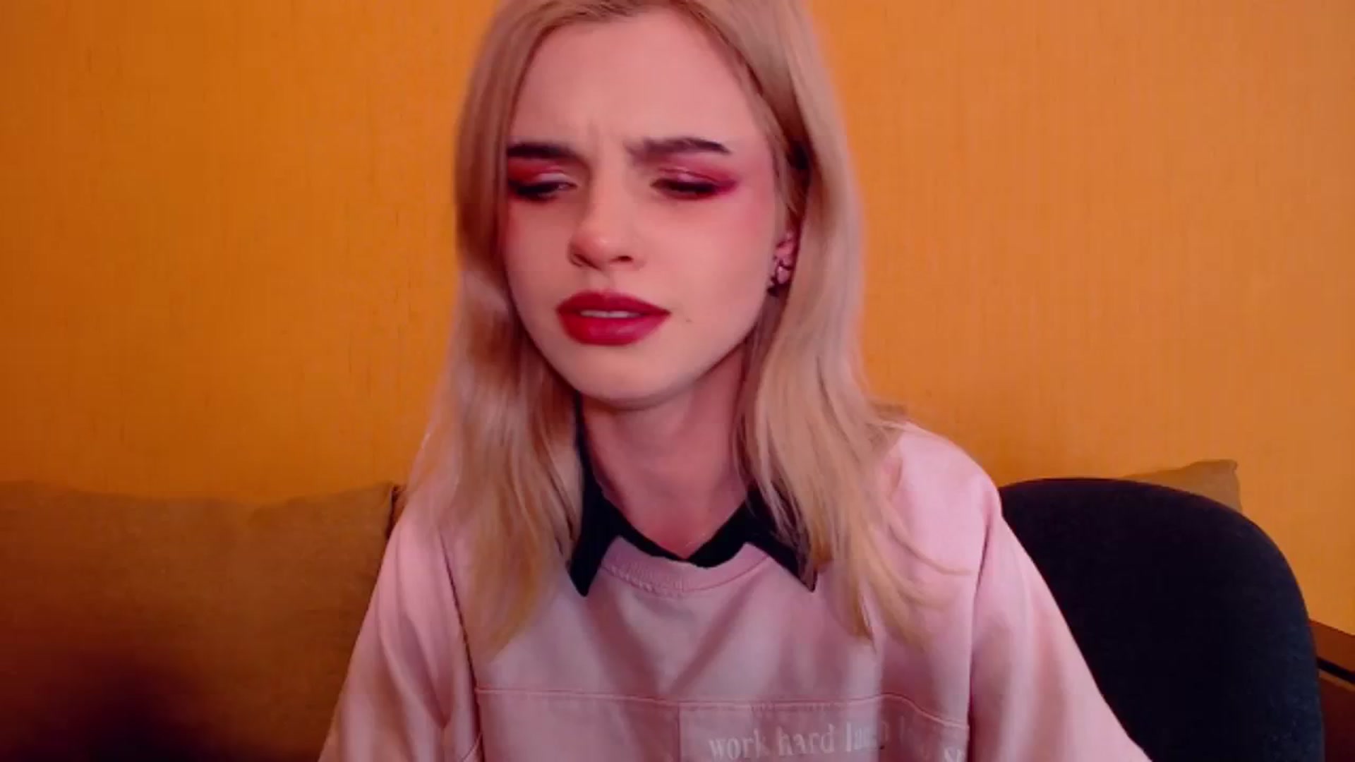 Gallery image thumbnail from Erineys's myfreecams stream on, 12/11/2023, 15:47 image 11 of 20