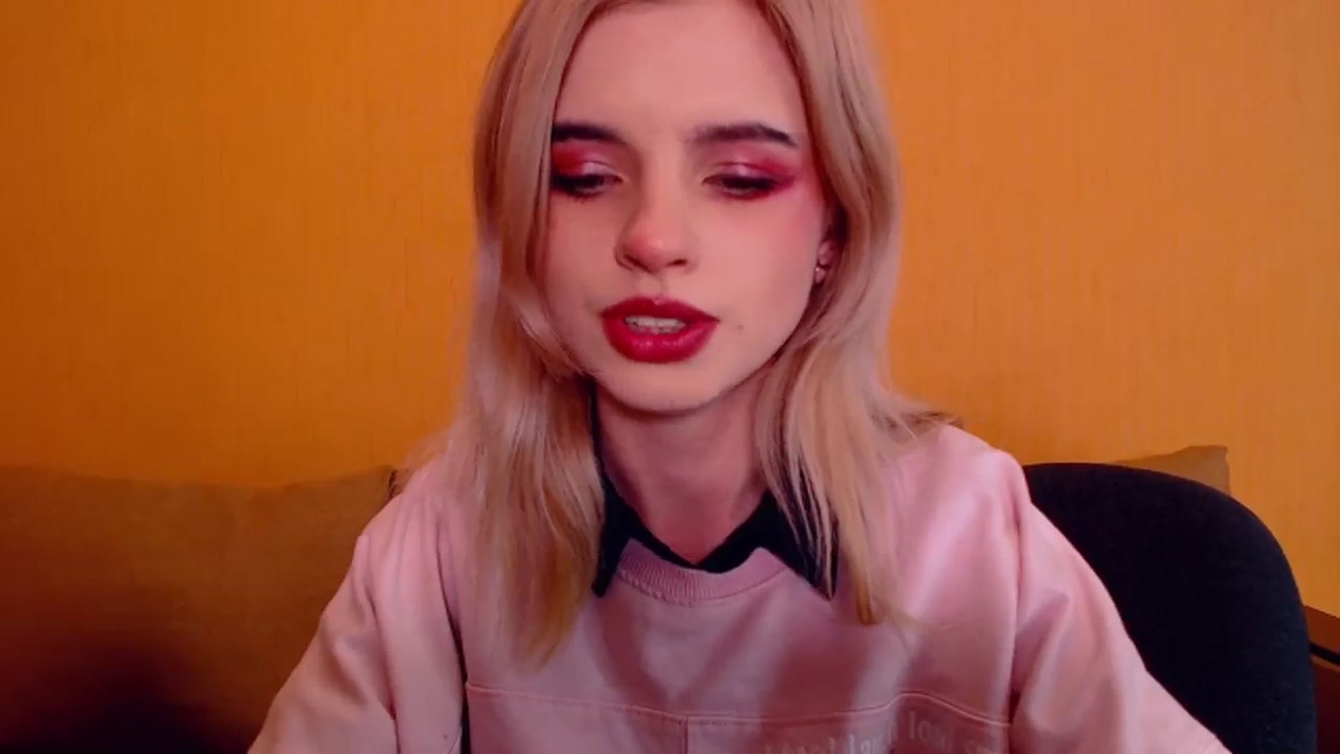 Gallery image thumbnail from Erineys's myfreecams stream on, 12/11/2023, 15:47 image 6 of 20