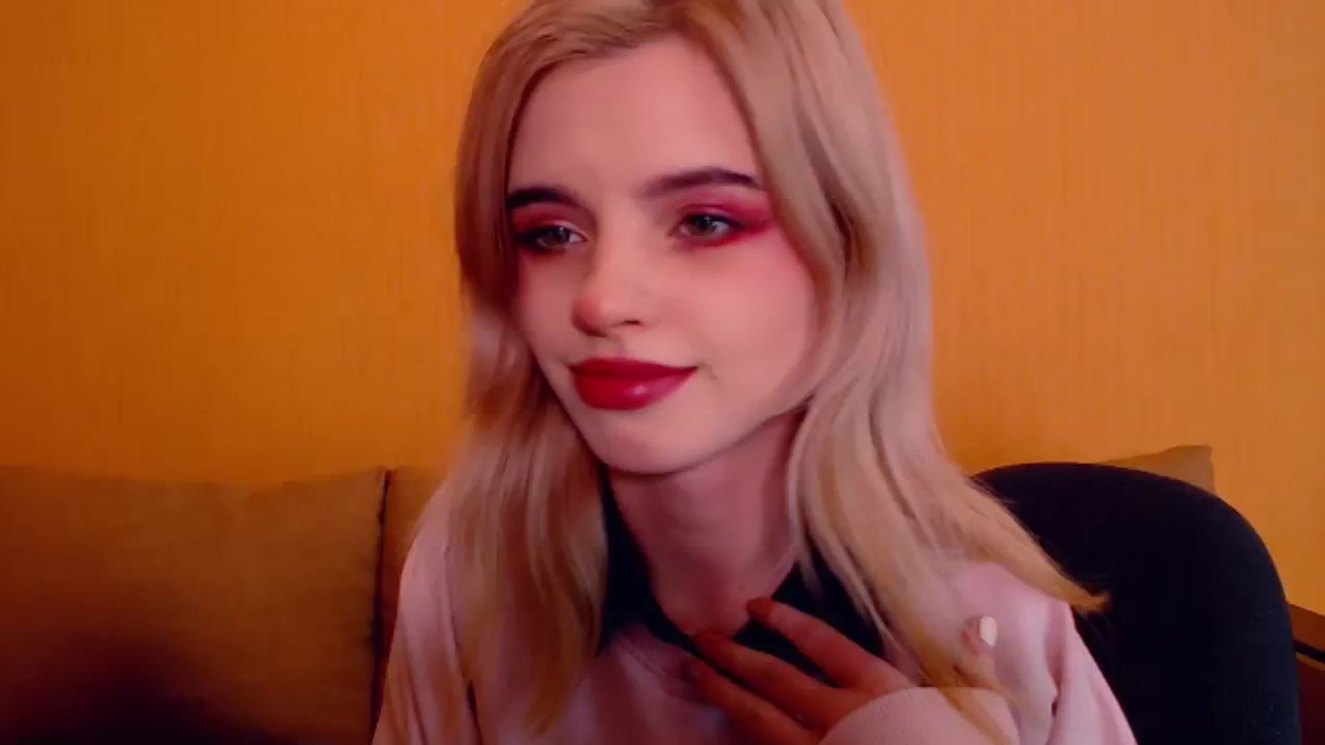 Gallery image thumbnail from Erineys's myfreecams stream on, 12/11/2023, 15:47 image 8 of 20