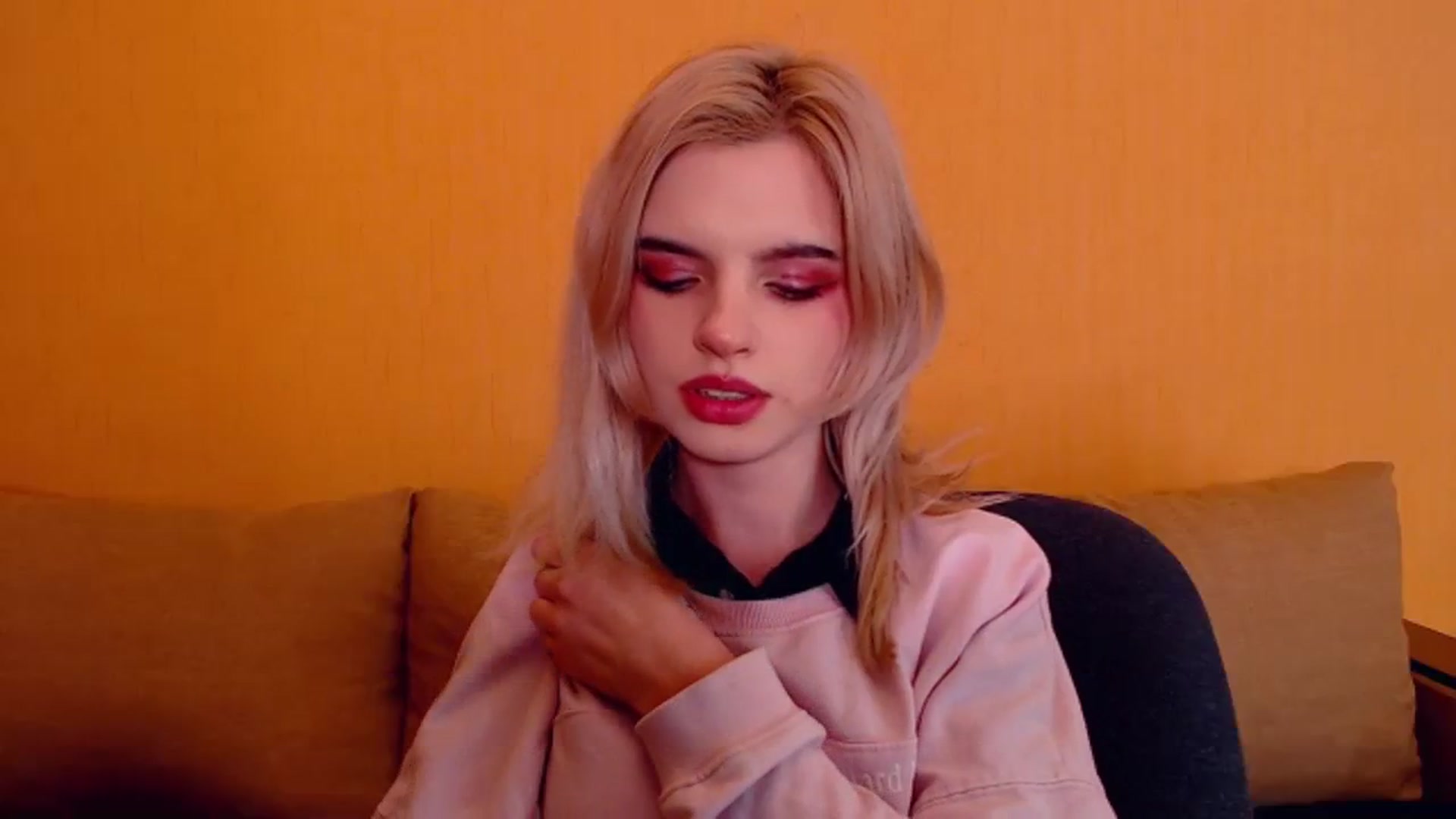 Gallery image thumbnail from Erineys's myfreecams stream on, 12/11/2023, 17:51 image 8 of 20