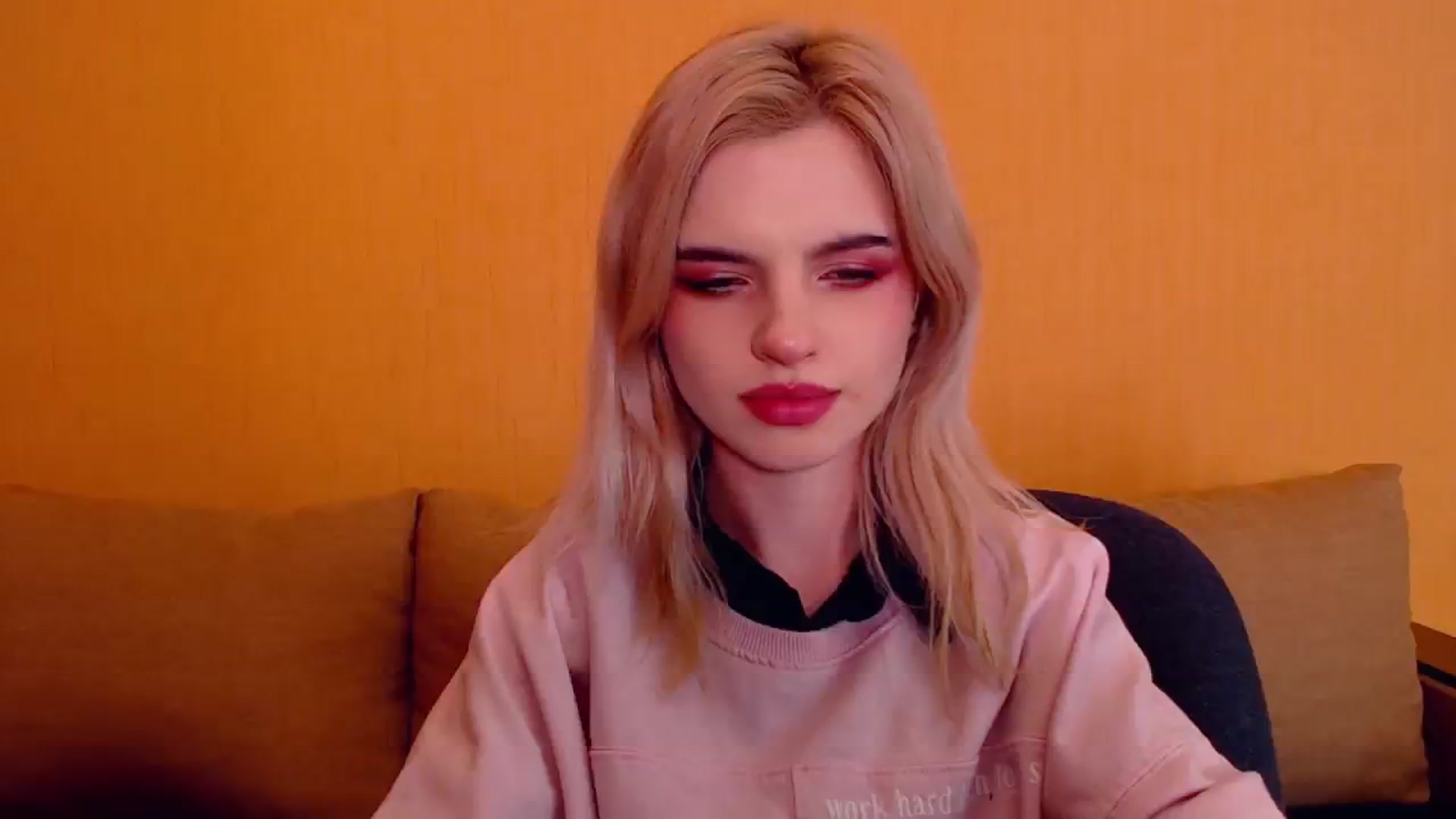 Gallery image thumbnail from Erineys's myfreecams stream on, 12/11/2023, 17:51 image 12 of 20