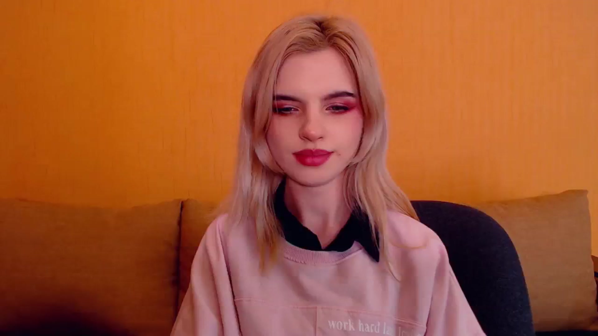 Gallery image thumbnail from Erineys's myfreecams stream on, 12/11/2023, 17:51 image 18 of 20