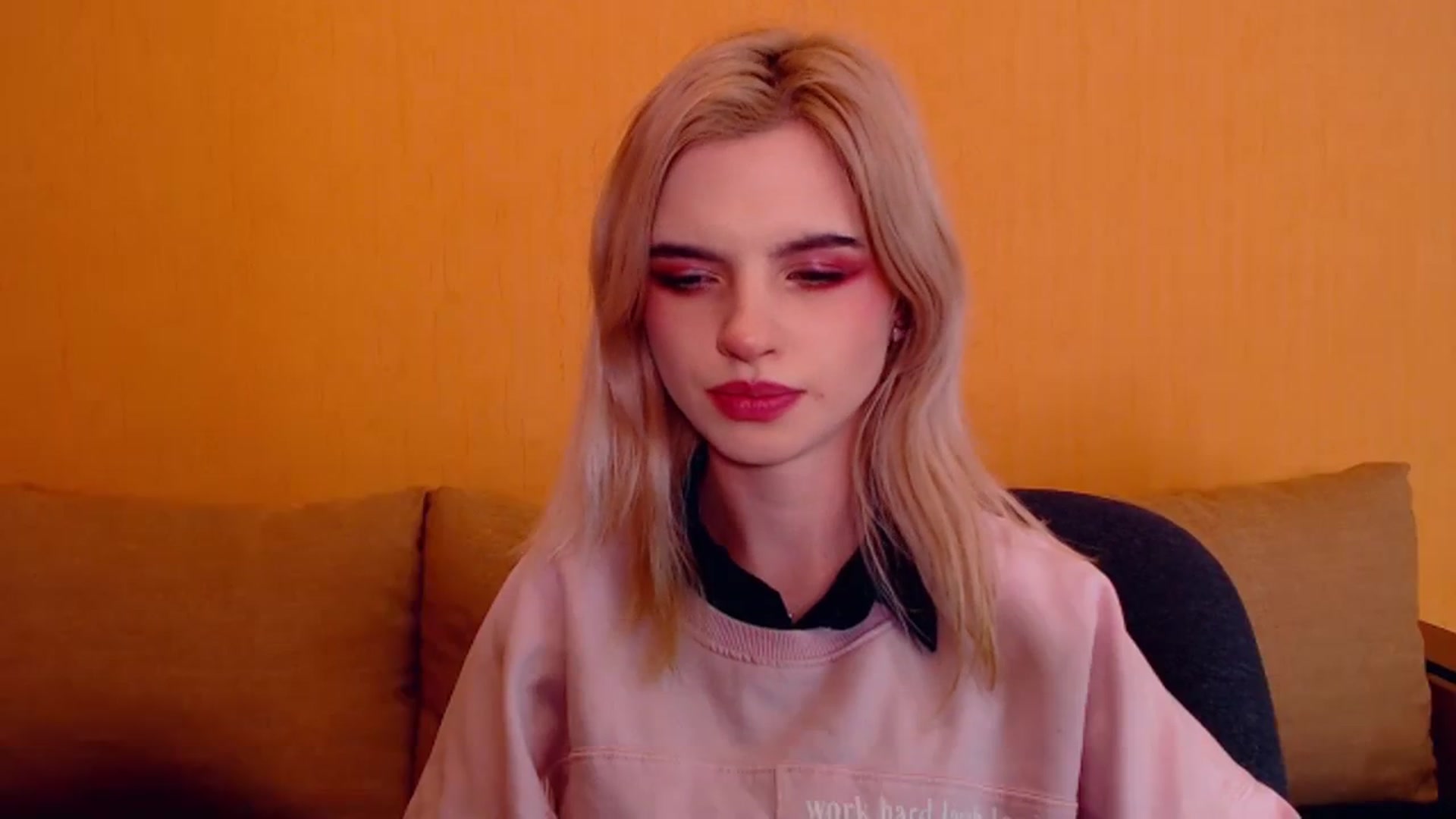 Gallery image thumbnail from Erineys's myfreecams stream on, 12/11/2023, 17:51 image 13 of 20