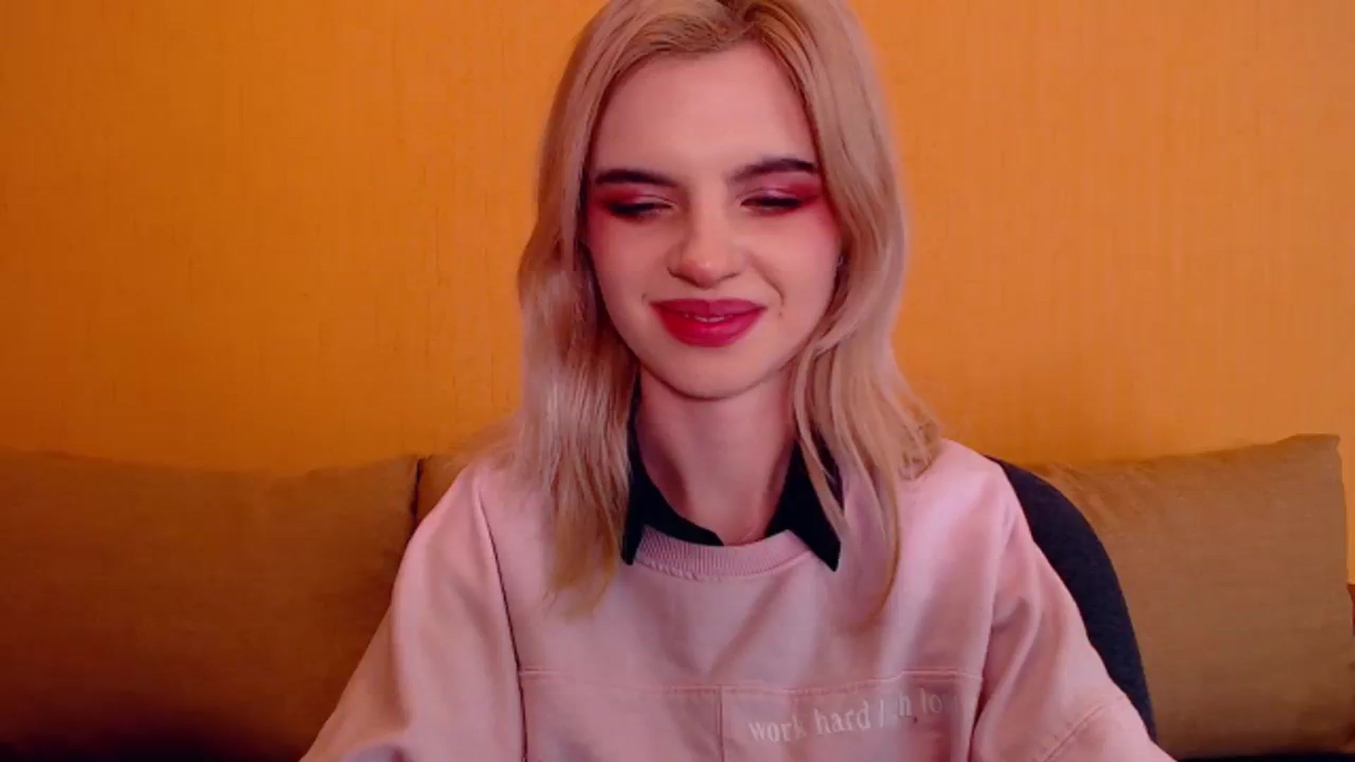 Gallery image thumbnail from Erineys's myfreecams stream on, 12/11/2023, 18:14 image 13 of 20
