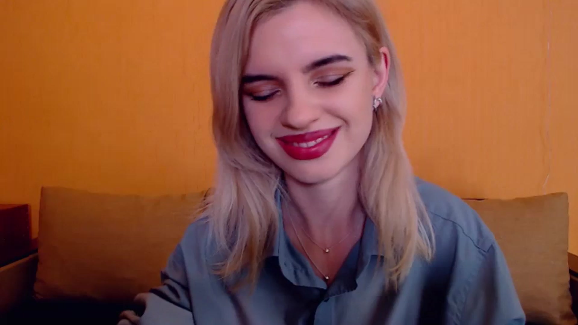 Gallery image thumbnail from Erineys's myfreecams stream on, 12/14/2023, 15:23 image 14 of 20