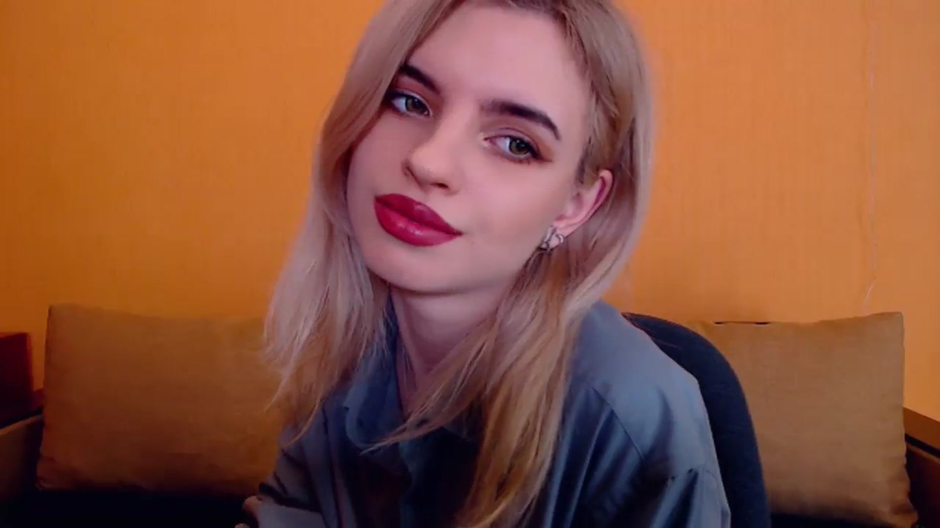 Gallery image thumbnail from Erineys's myfreecams stream on, 12/14/2023, 15:23 image 12 of 20