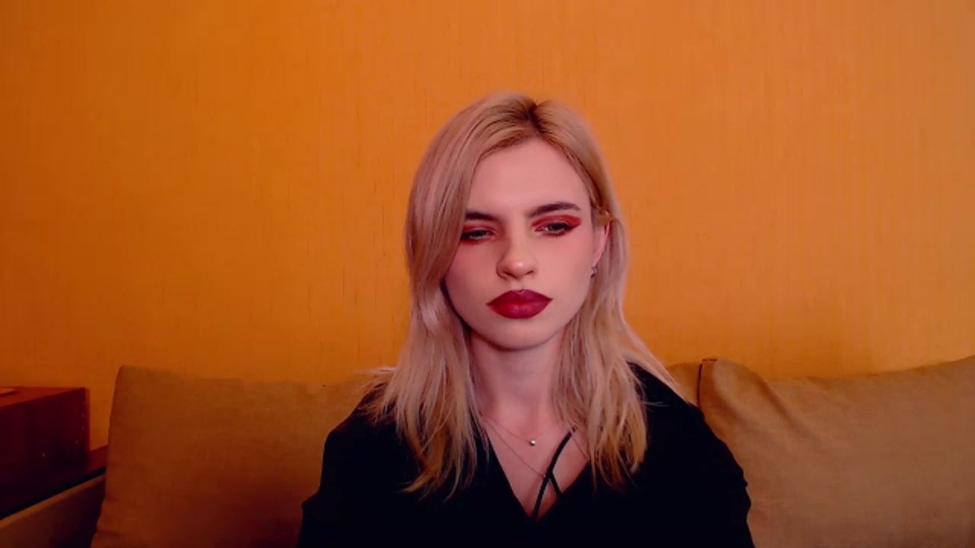 Gallery image thumbnail from Erineys's myfreecams stream on, 12/15/2023, 16:31 image 10 of 20