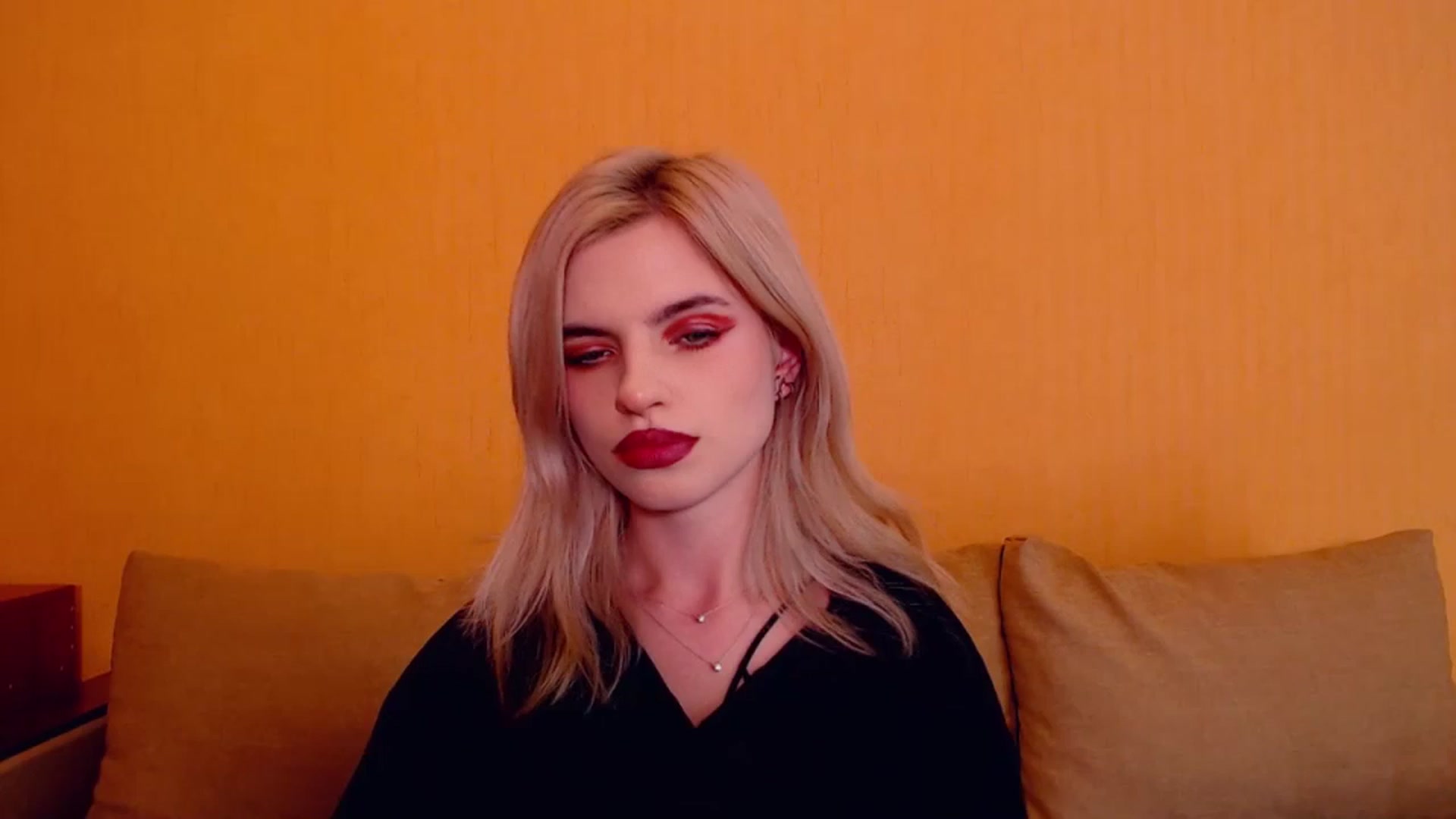 Gallery image thumbnail from Erineys's myfreecams stream on, 12/15/2023, 16:31 image 1 of 20