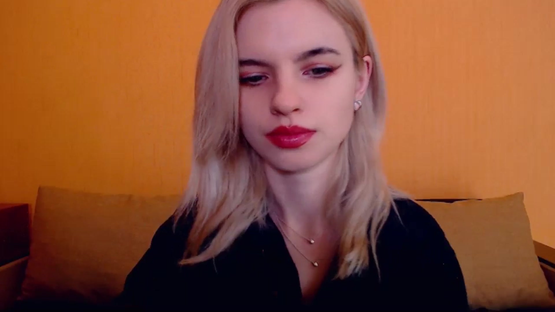 Gallery image thumbnail from Erineys's myfreecams stream on, 12/16/2023, 15:49 image 10 of 20