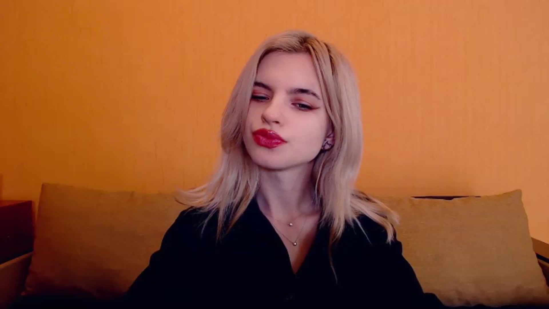 Gallery image thumbnail from Erineys's myfreecams stream on, 12/16/2023, 15:49 image 12 of 20