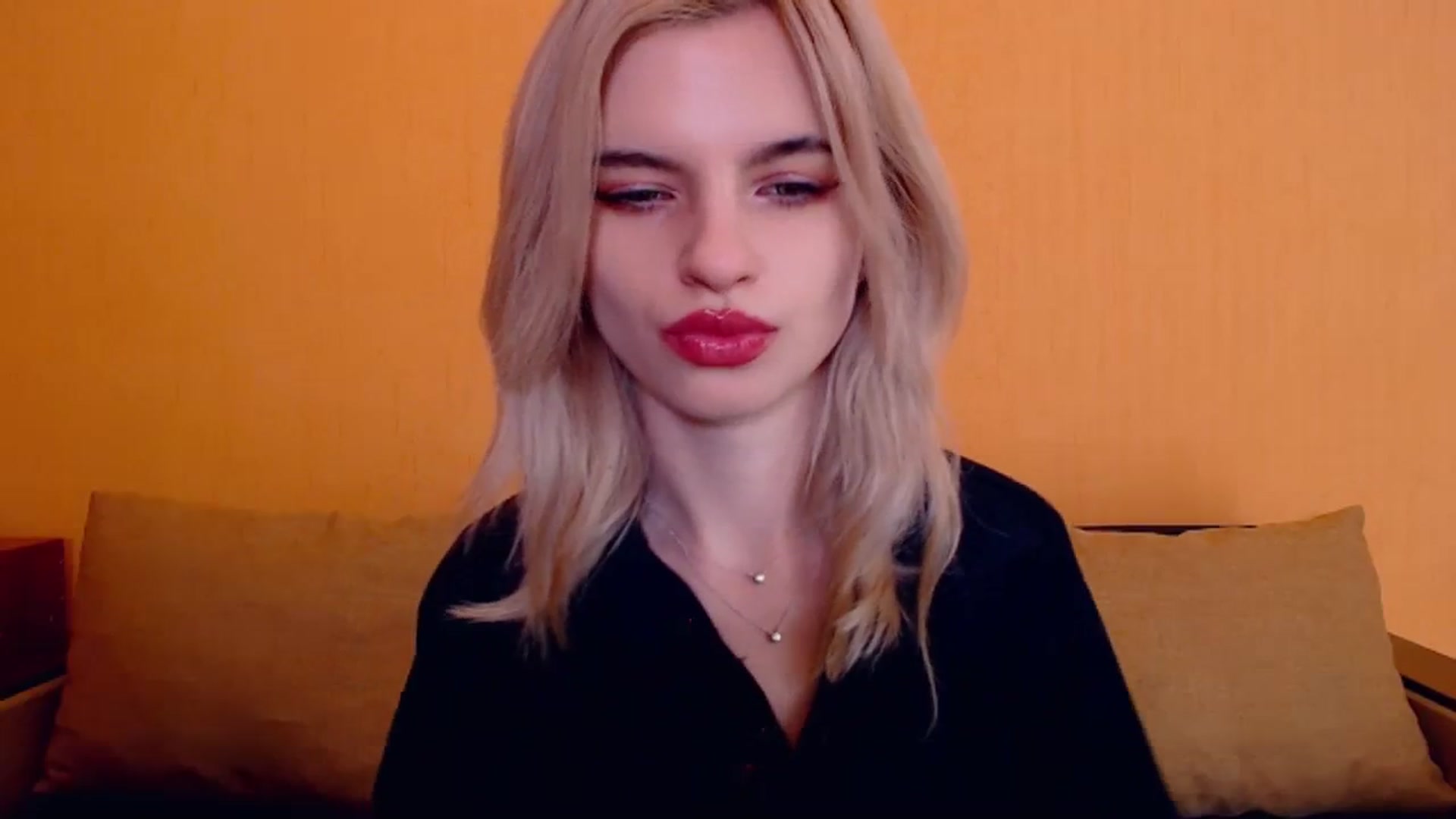 Gallery image thumbnail from Erineys's myfreecams stream on, 12/16/2023, 15:49 image 7 of 20