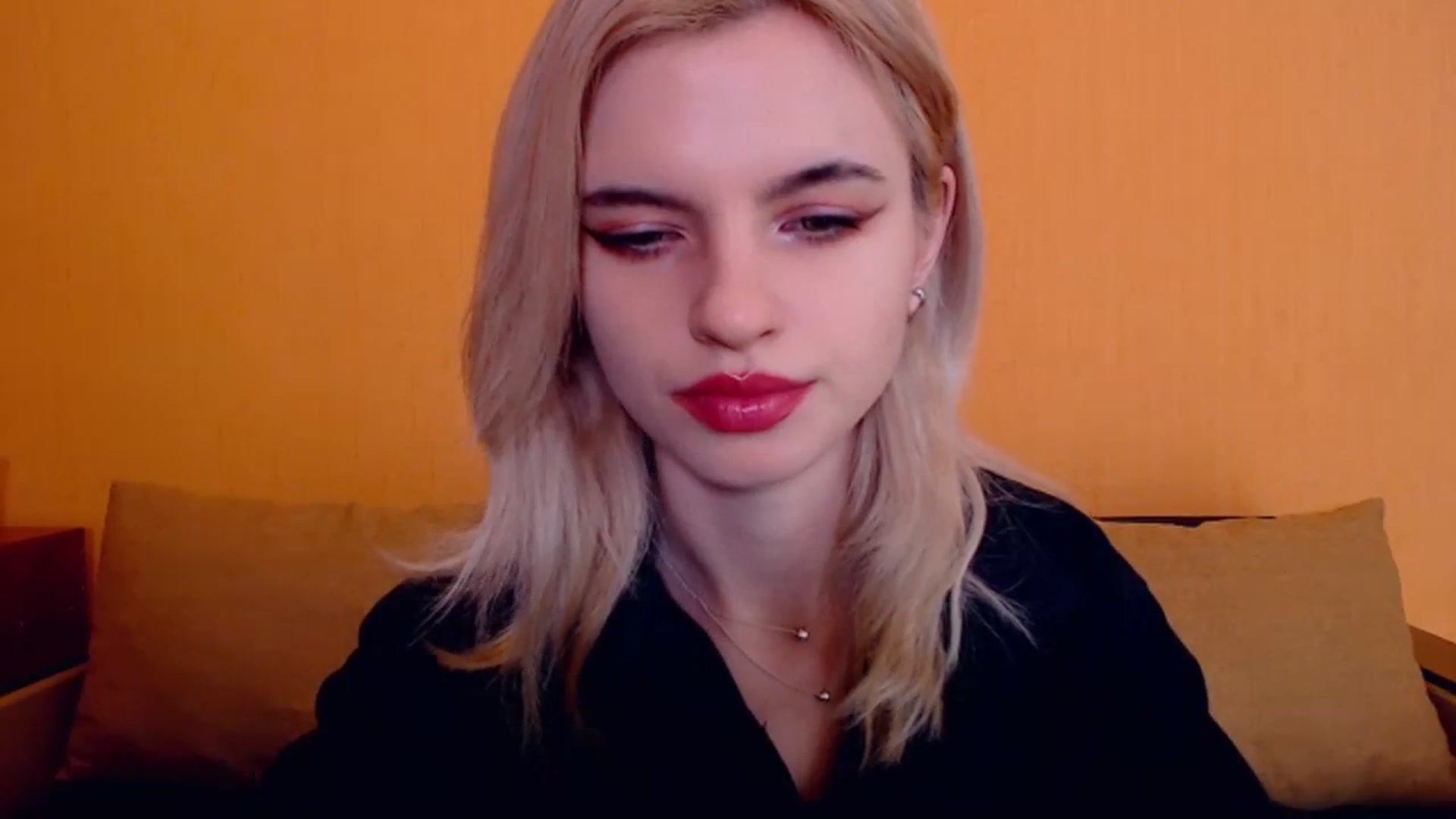 Gallery image thumbnail from Erineys's myfreecams stream on, 12/16/2023, 15:49 image 13 of 20